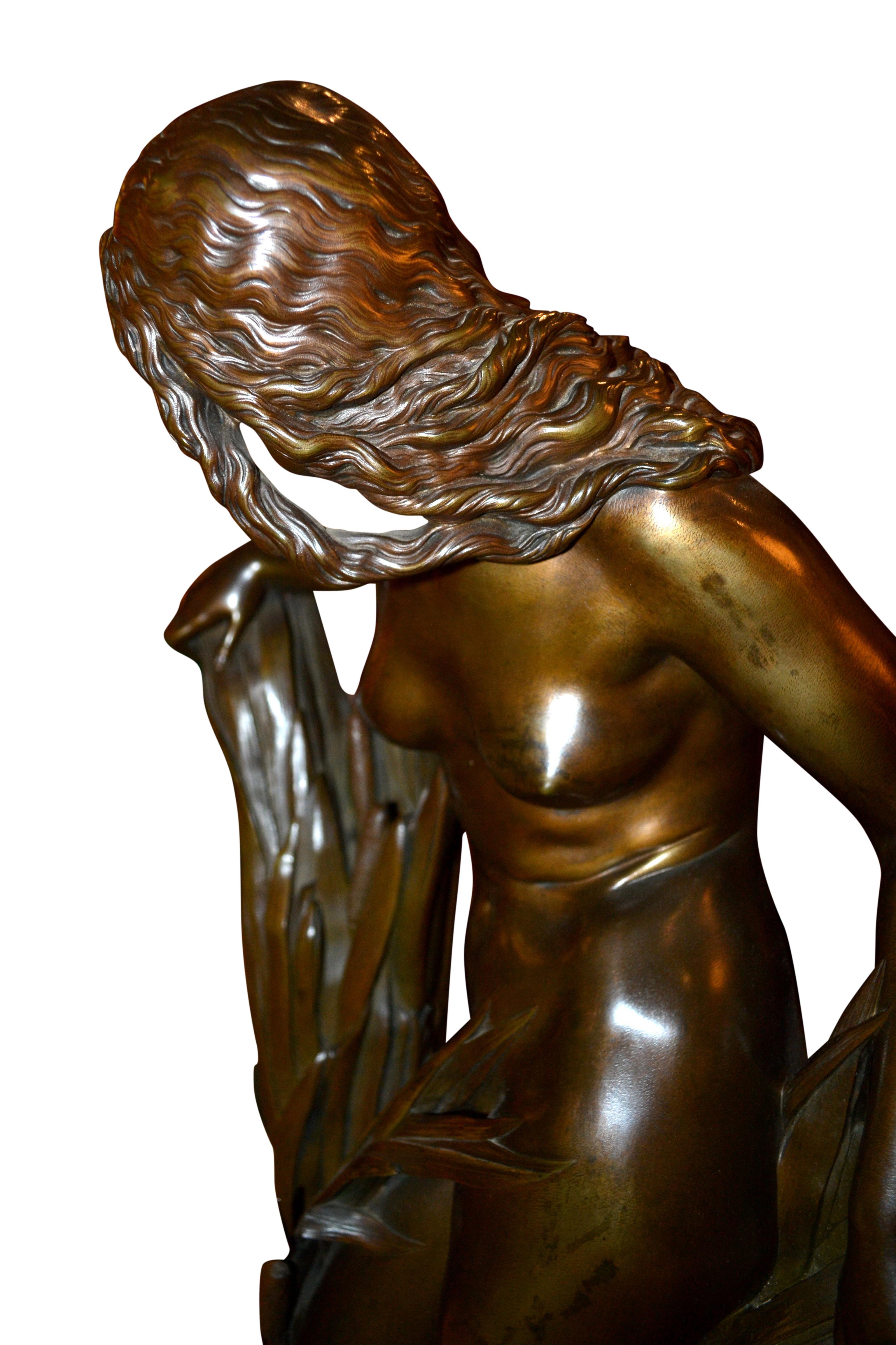 XIXe siècle statue en bronze d'une nymphe:: 19e siècle:: par A. Carrier en vente