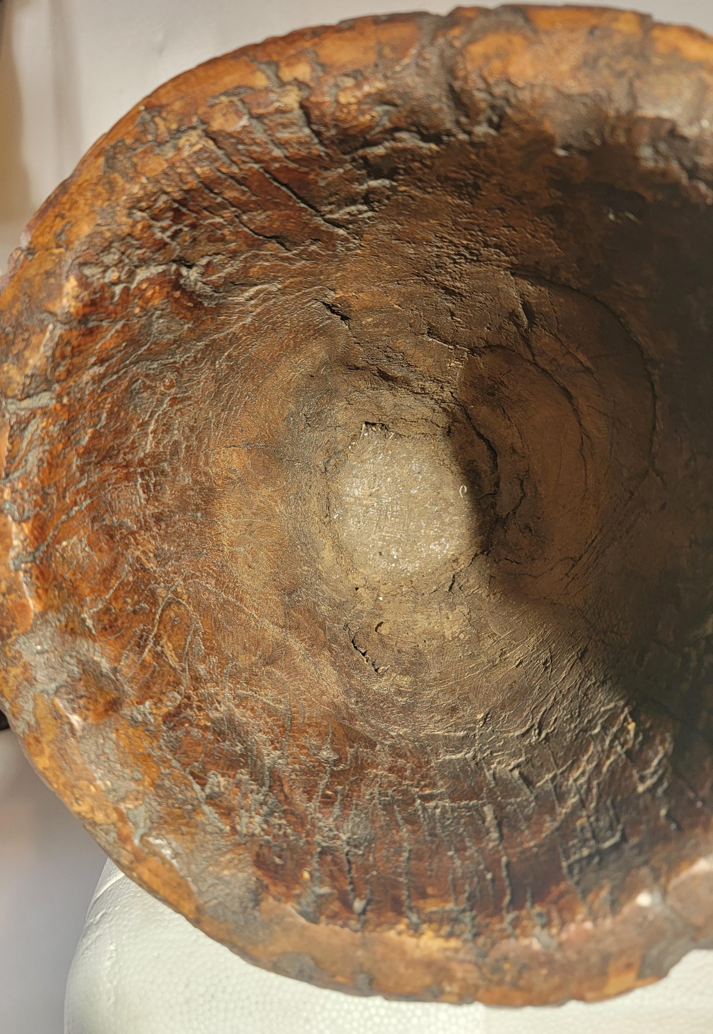 19thc Burl Wood Bucket/Container In Good Condition For Sale In Los Angeles, CA