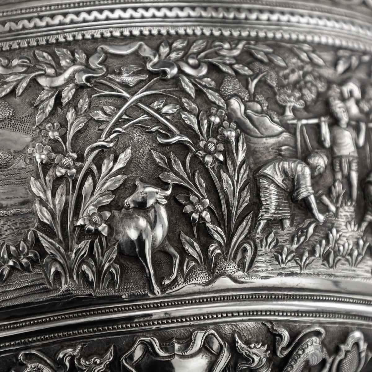 Handgefertigte birmanische Schale aus massivem Silber des 19. Jahrhunderts, um 1880 im Angebot 9