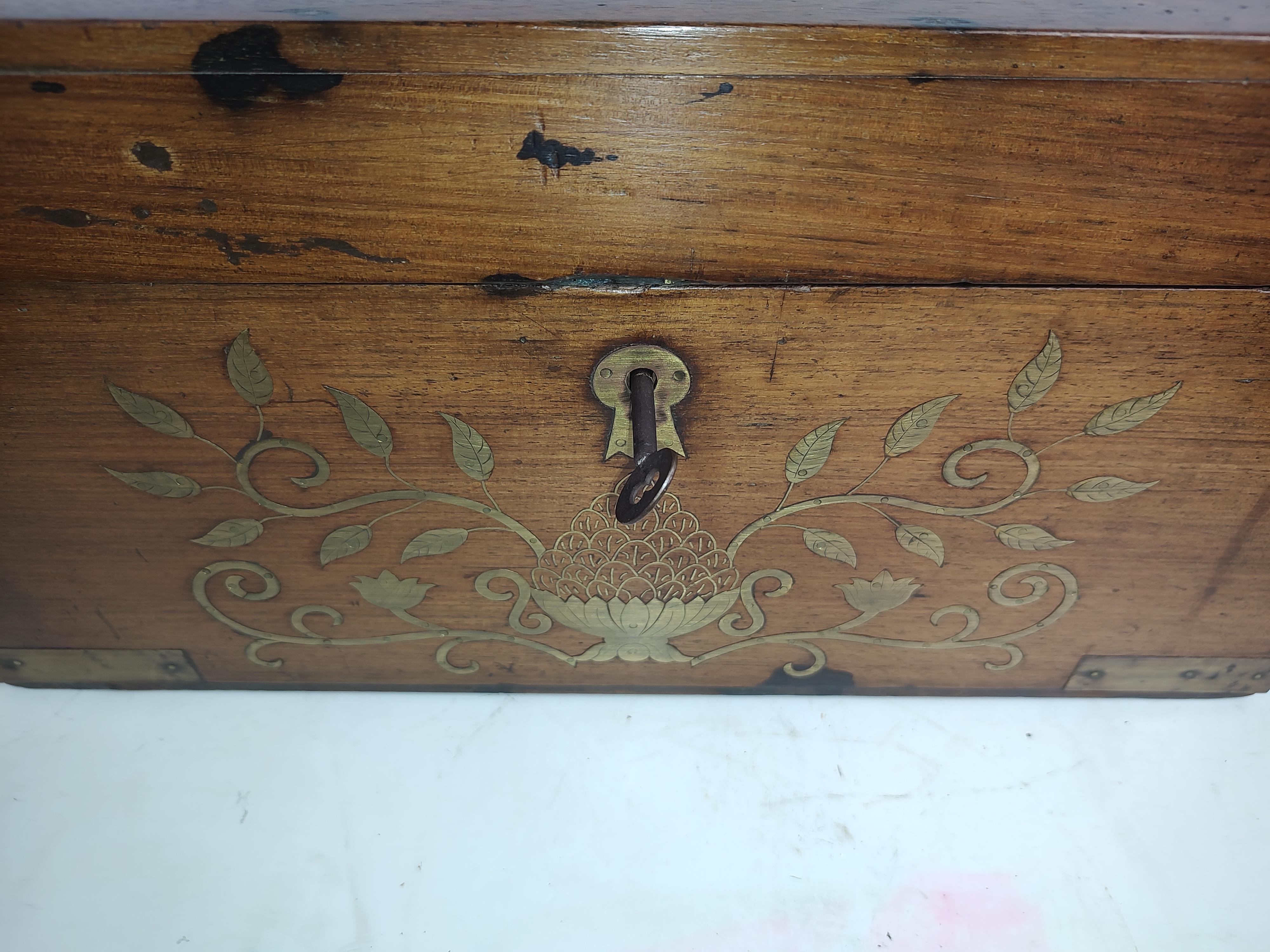 19thC Campaign Style Rosewood with Brass Inlay Stationary Letter Box For Sale 8