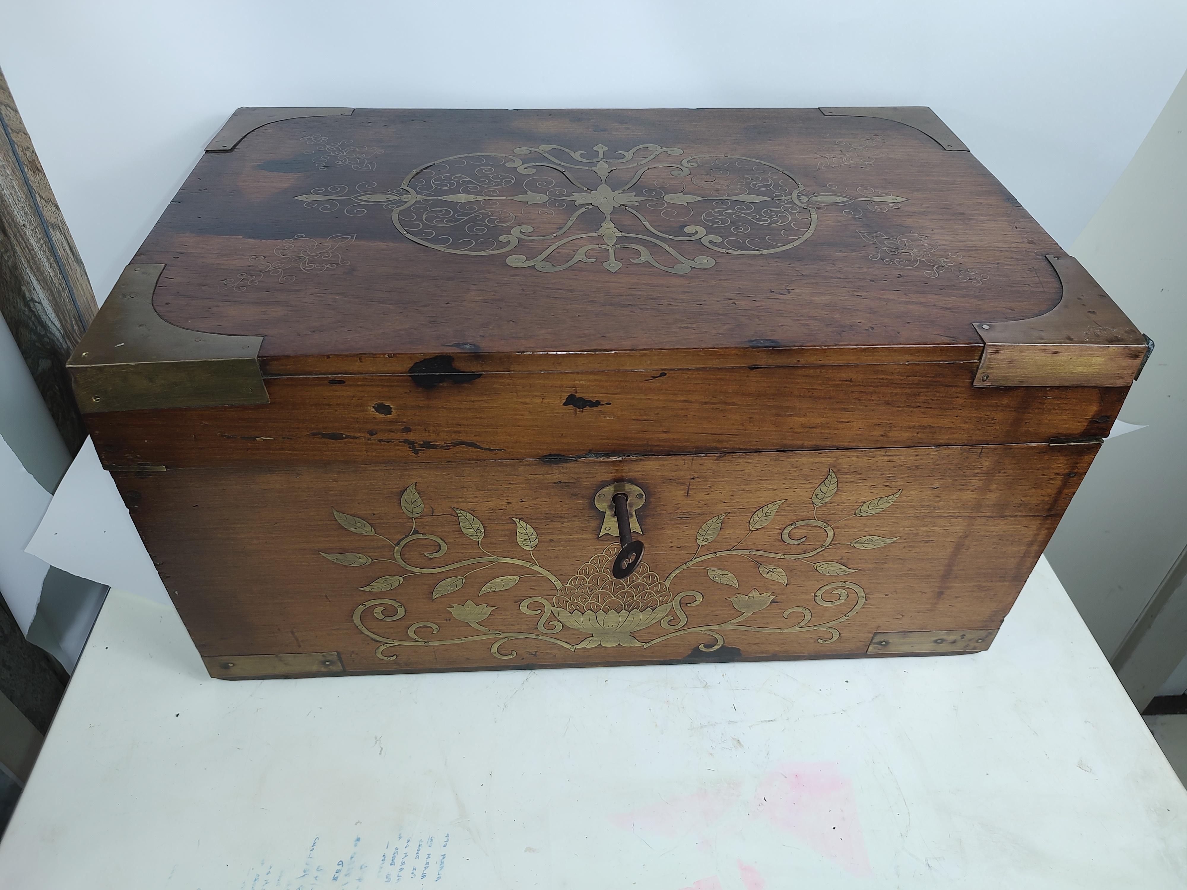 19thC Campaign Style Rosewood with Brass Inlay Stationary Letter Box For Sale 9