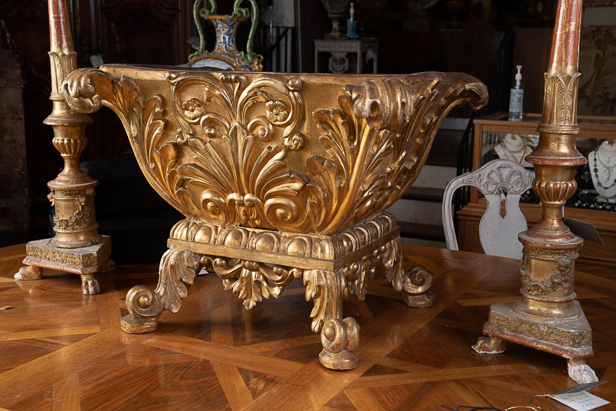19thc Carved and Gilded Planter/Centerpiece In Good Condition For Sale In New Orleans, LA