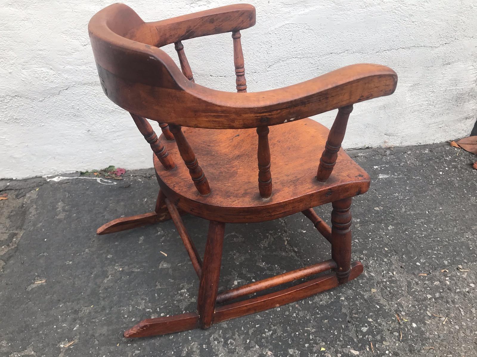 19th Century Child's Windsor Rocker from New England In Good Condition For Sale In Los Angeles, CA