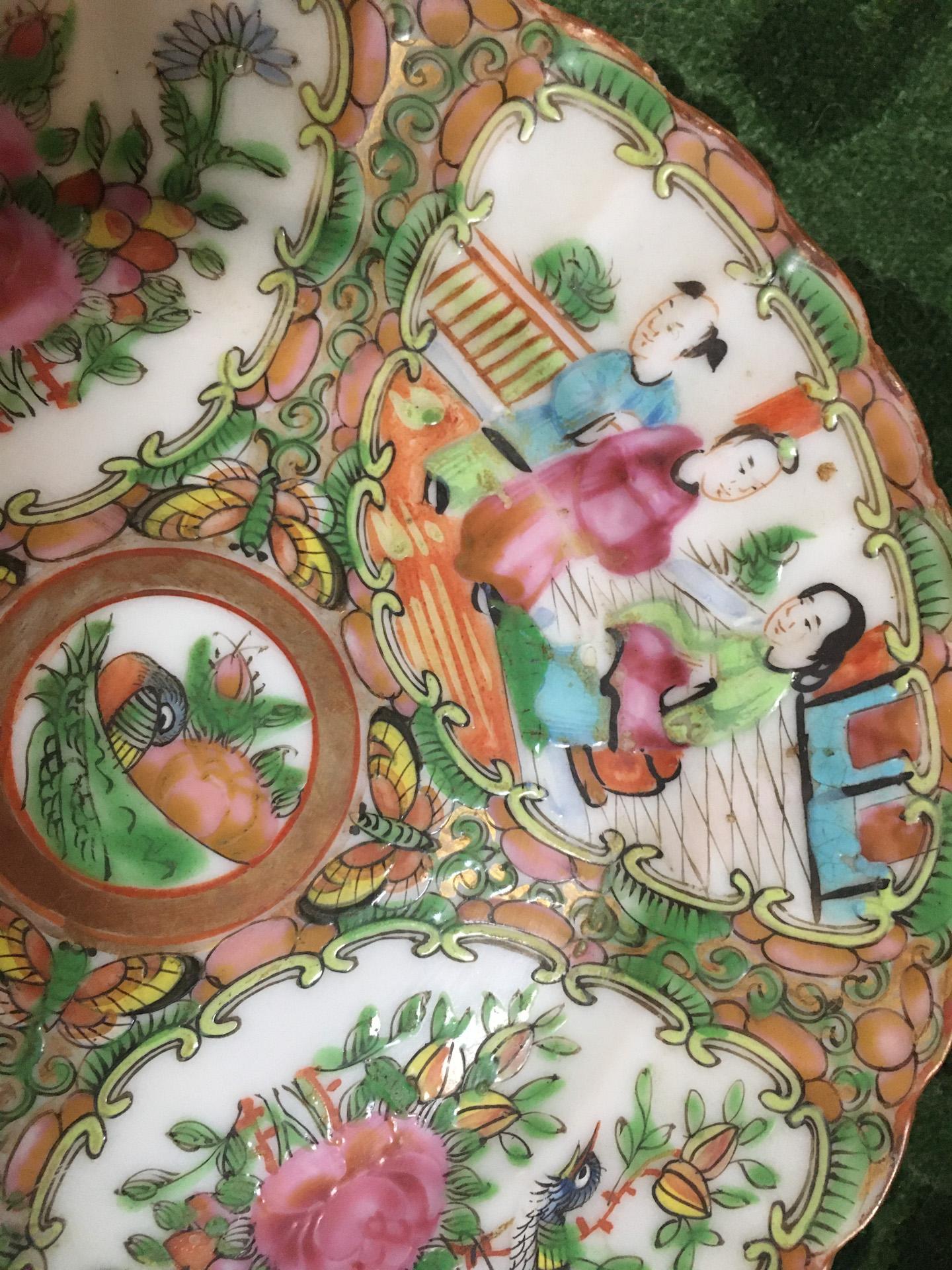 19thc Chinese Export Scalloped Rose Medallion Set of Ten Dessert or Bread Plates 4