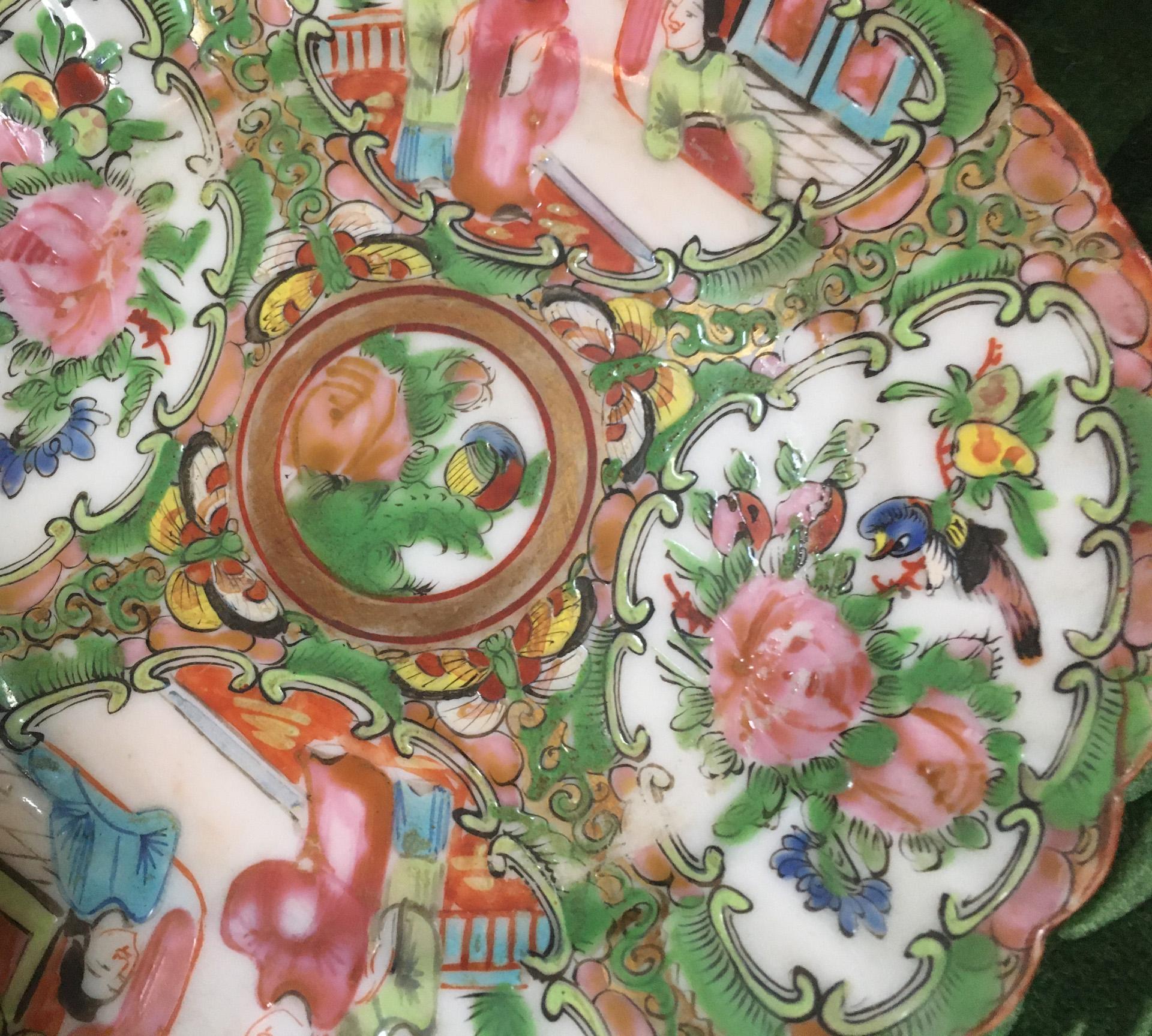 19th Century 19thc Chinese Export Scalloped Rose Medallion Set of Ten Dessert or Bread Plates