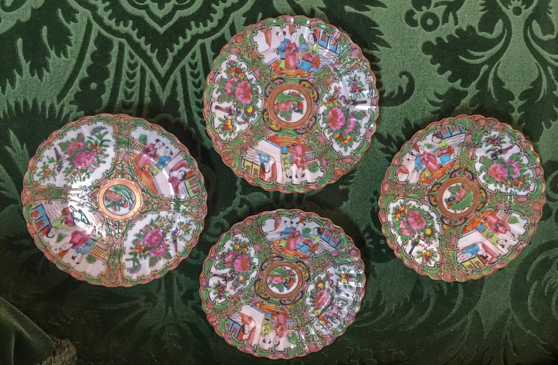 Ceramic 19thc Chinese Export Scalloped Rose Medallion Set of Ten Dessert or Bread Plates