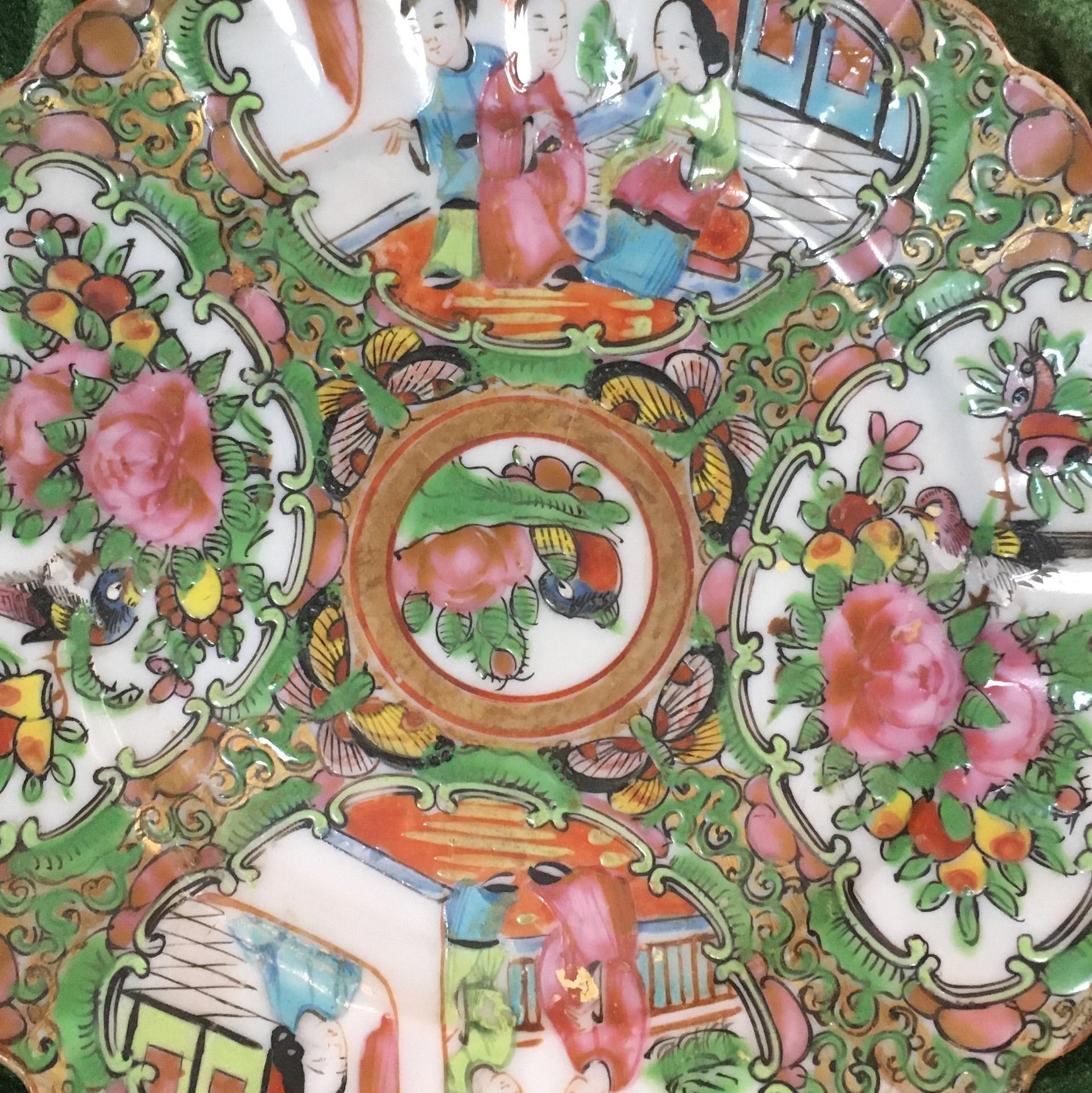 19thc Chinese Export Scalloped Rose Medallion Set of Ten Dessert or Bread Plates 2