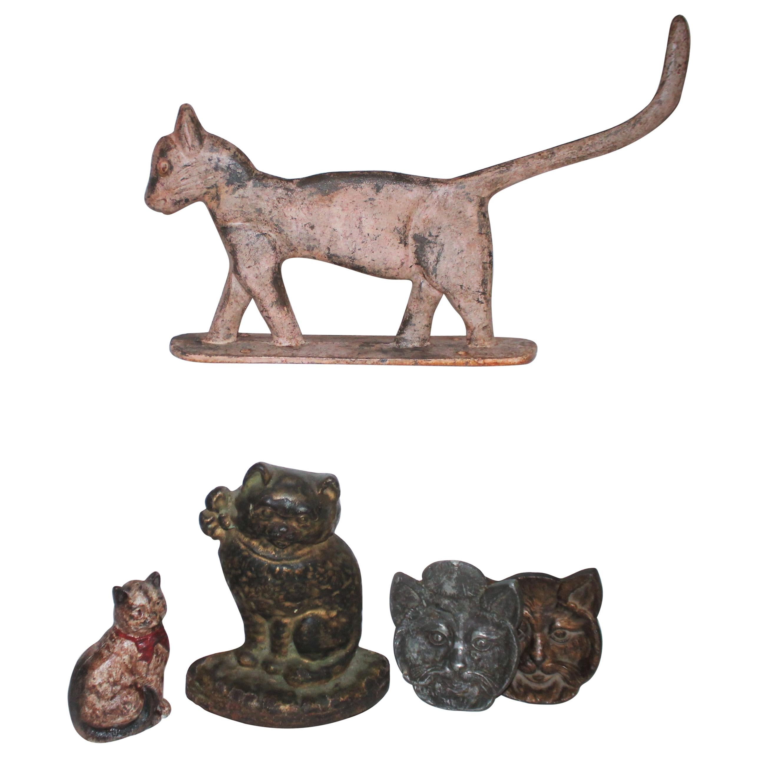 Kollektion primitiver Eisenkatten aus dem 19. Jahrhundert