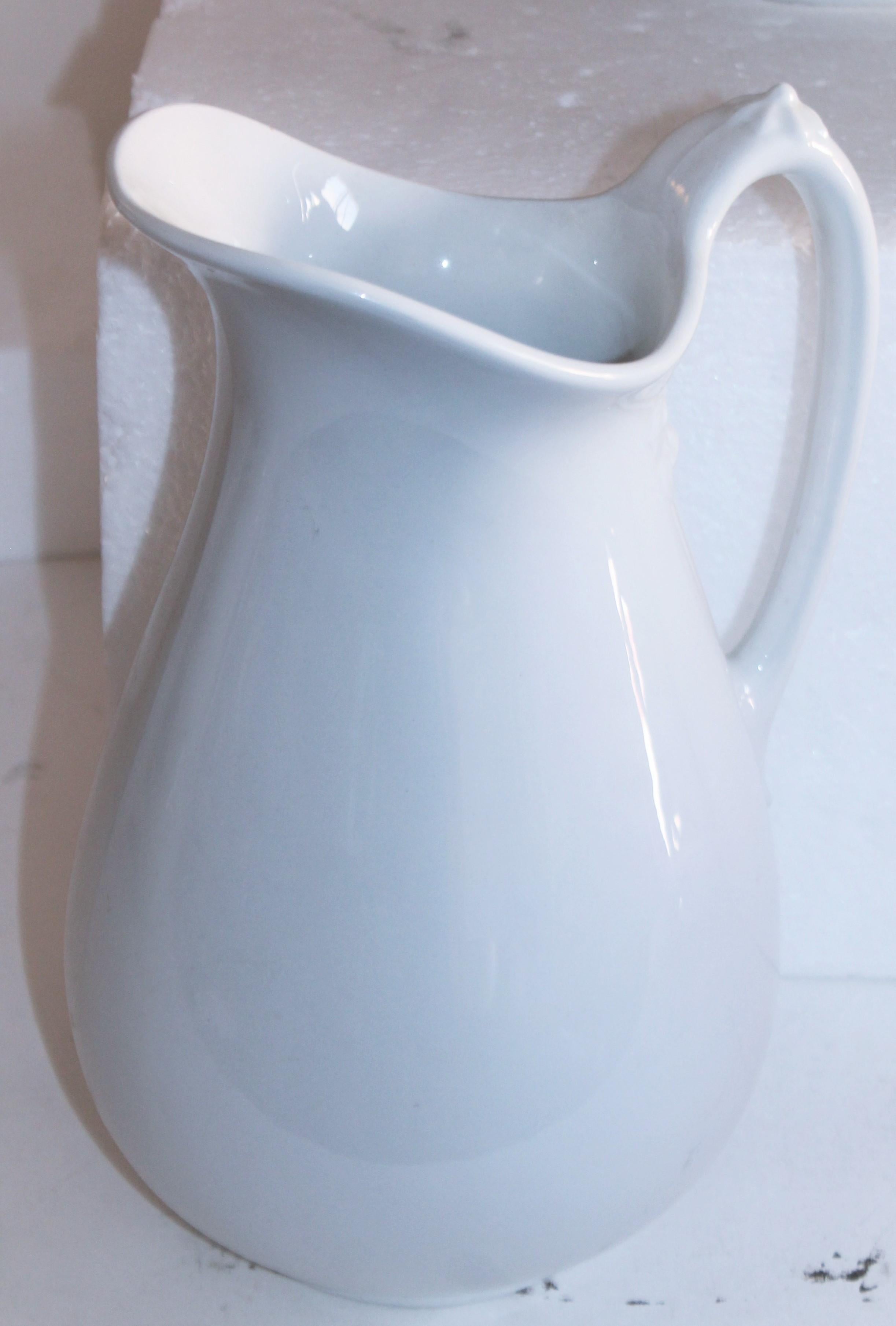 19th Century Collection of Seven Ironstone Pitchers In Good Condition For Sale In Los Angeles, CA