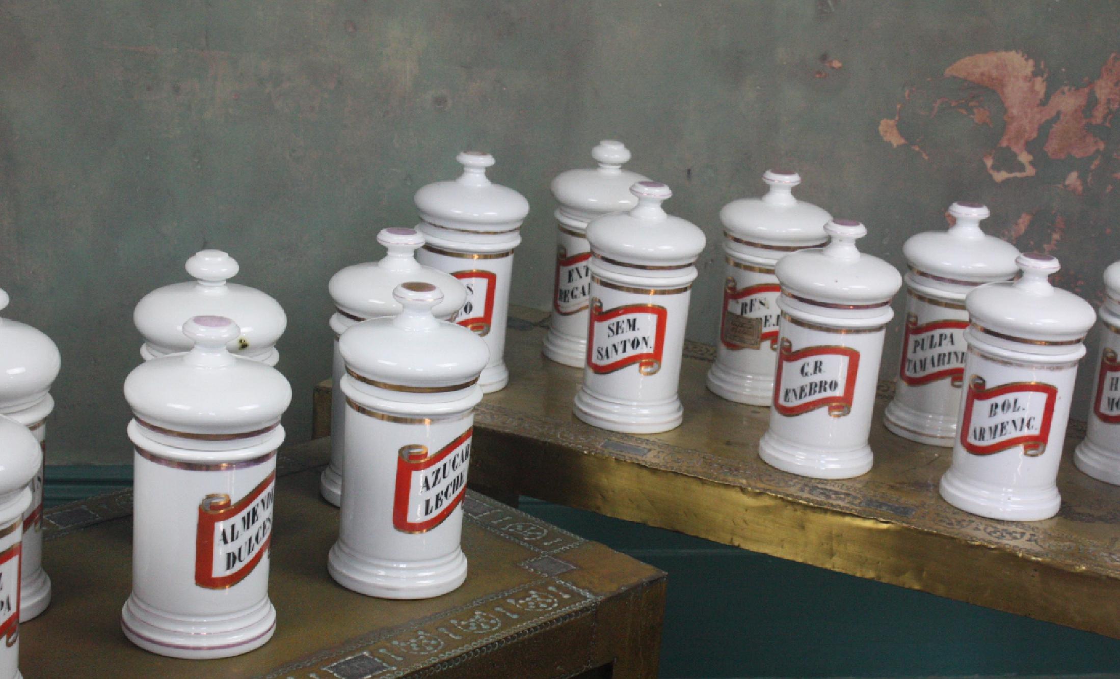 19th Century Collection 22 Catalonian Ivory White Apothecary Dispensing Jars 3