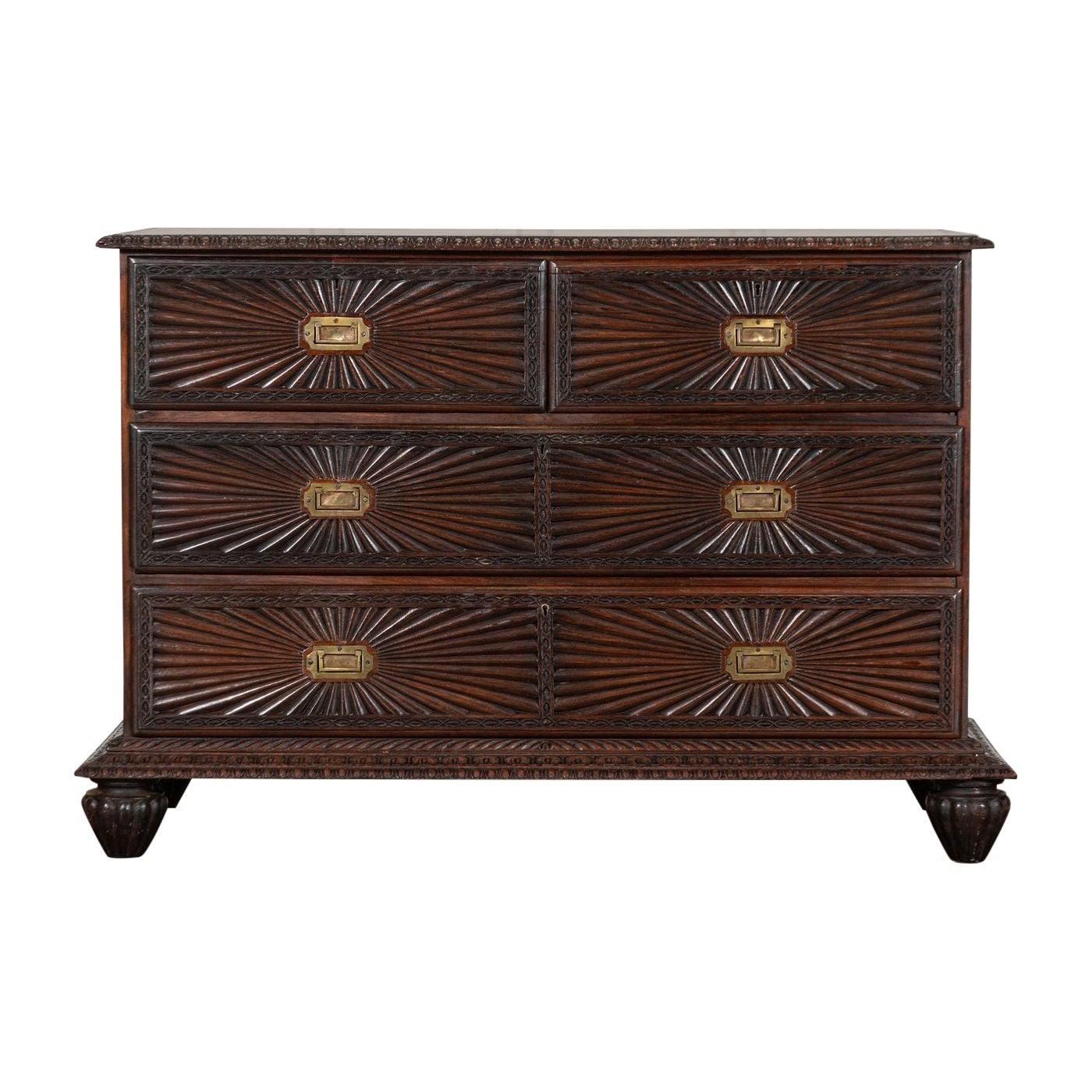 Arcón / Credenza Colonial de Campaña de Teca Tallada del S. XIX en venta