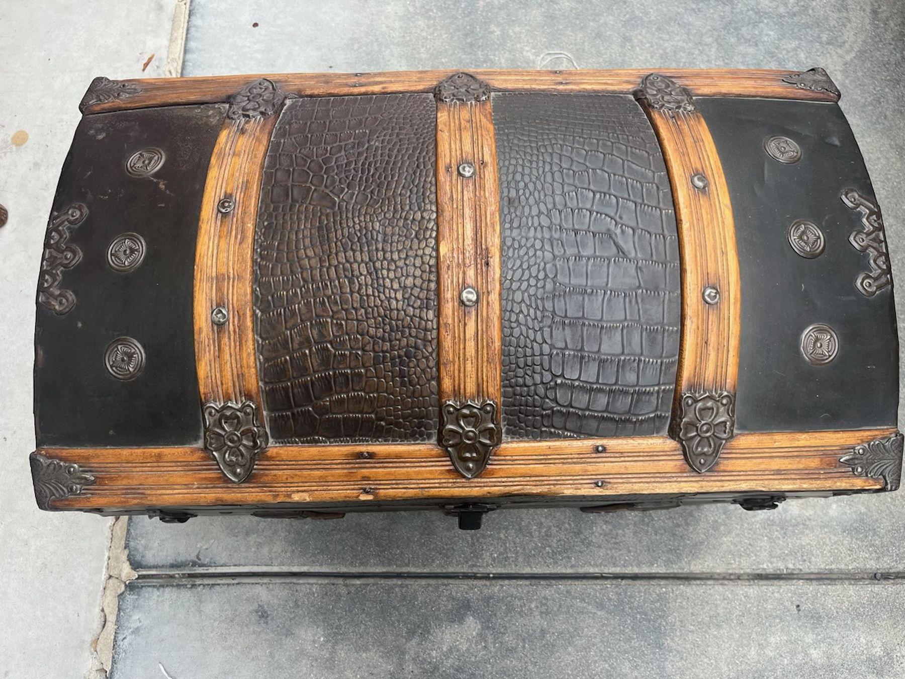 19Thc Dated 1886 Steamer Dome Top Trunk 1