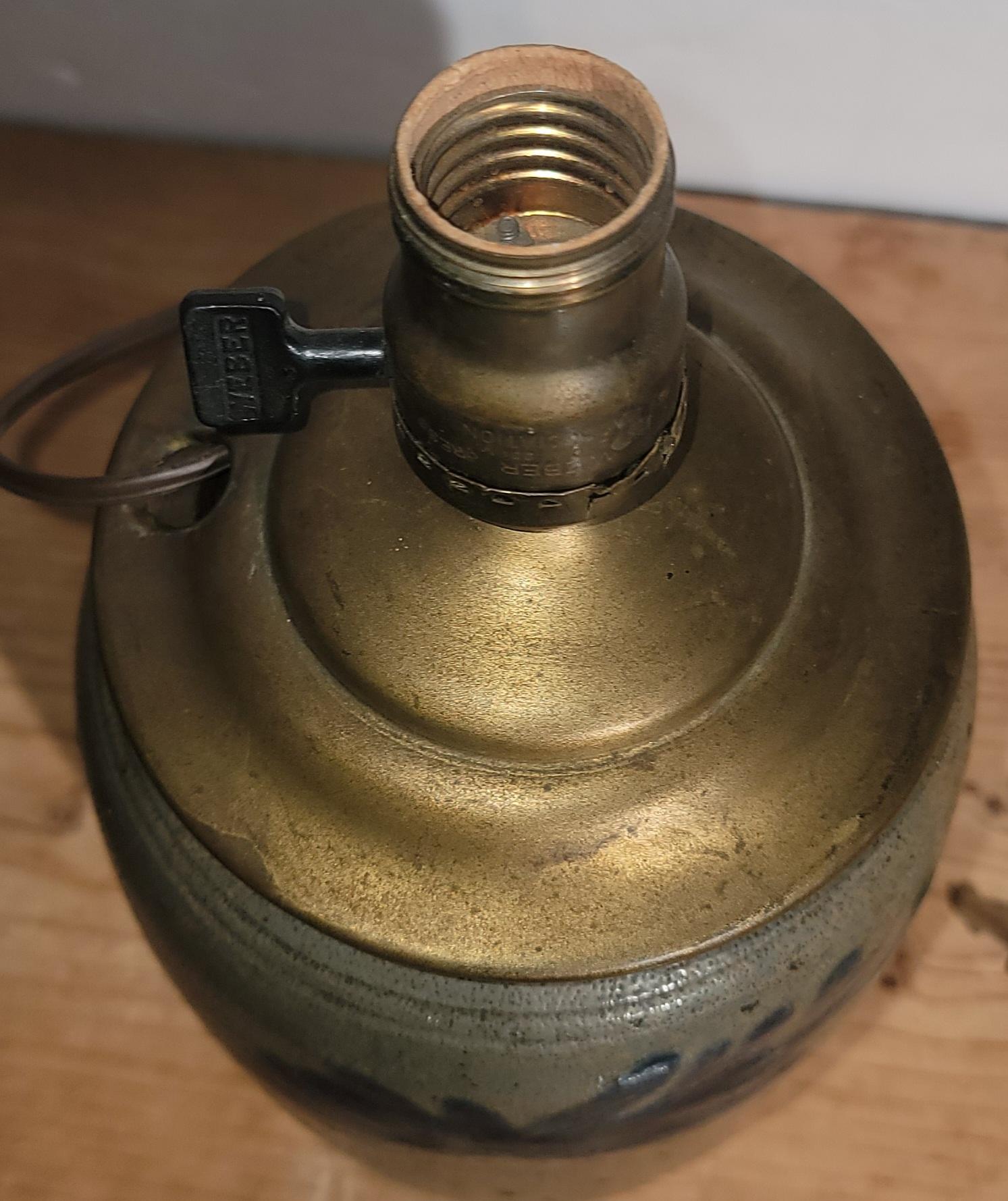 Lampe rocheuse décorée du 19e siècle, New York Bon état - En vente à Los Angeles, CA