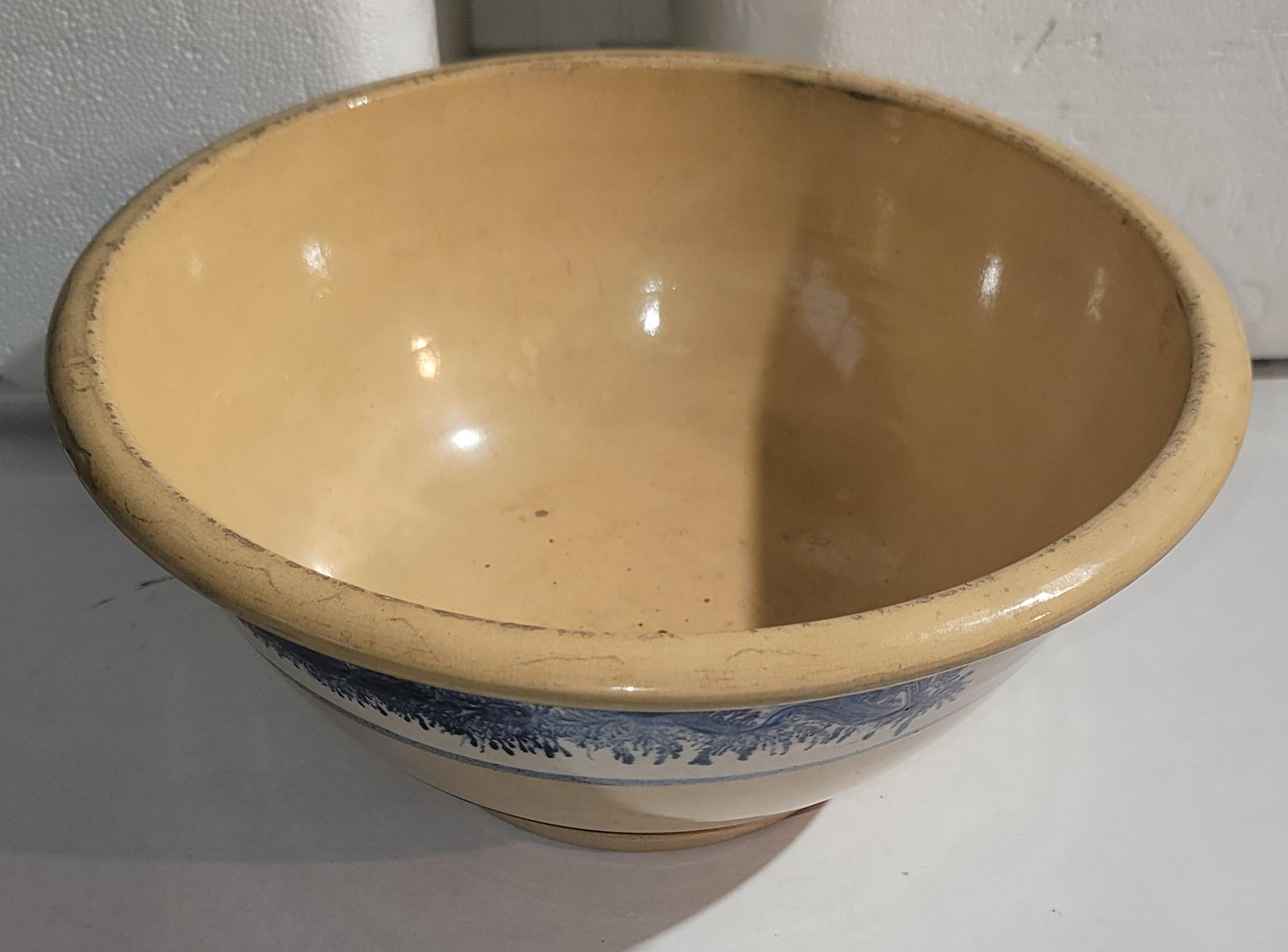 Ciotole decorative Yellowware del XIX secolo in vendita 5