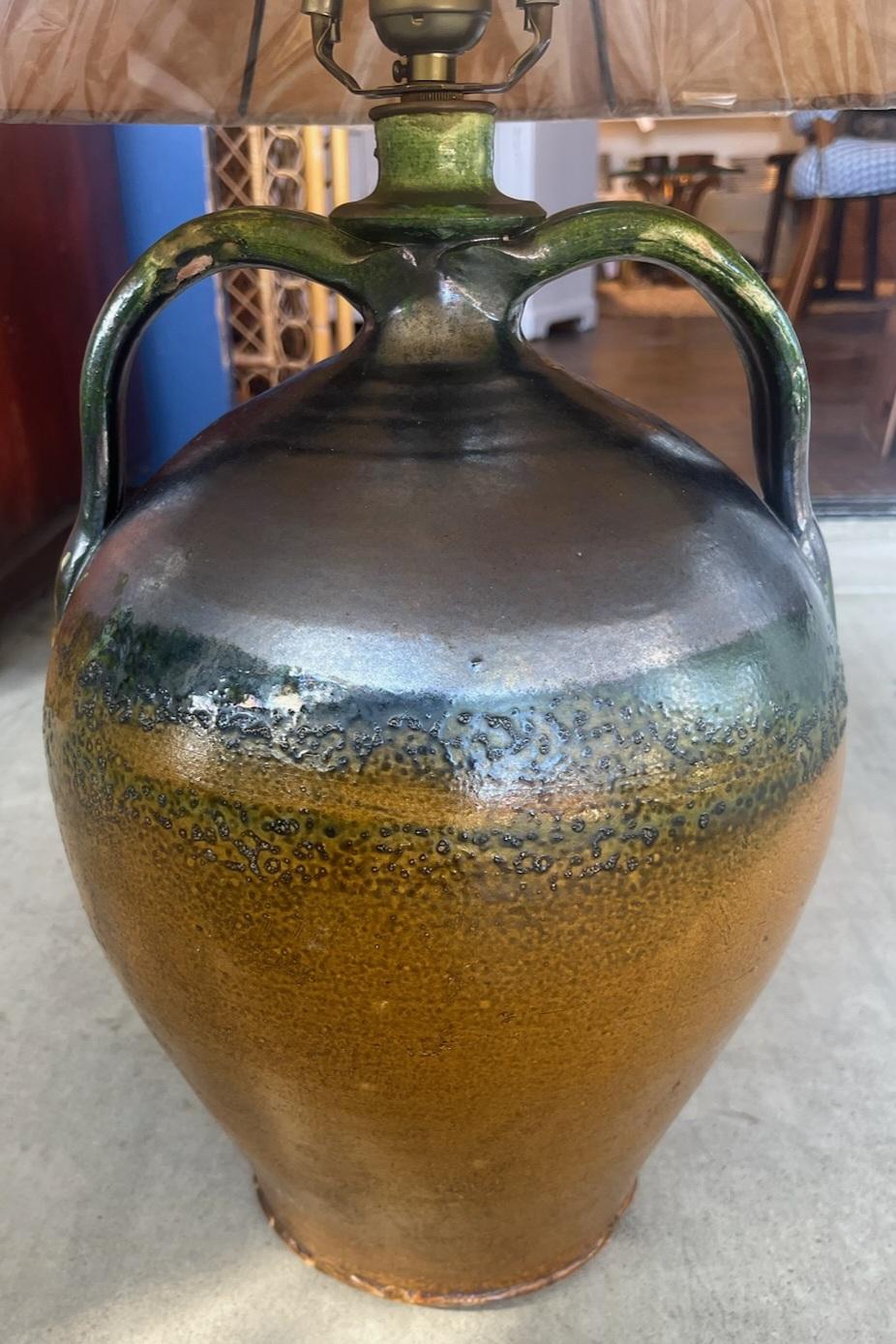 Lampada da tavolo con vaso a doppio manico in ceramica del XIX secolo In condizioni buone in vendita a Los Angeles, CA