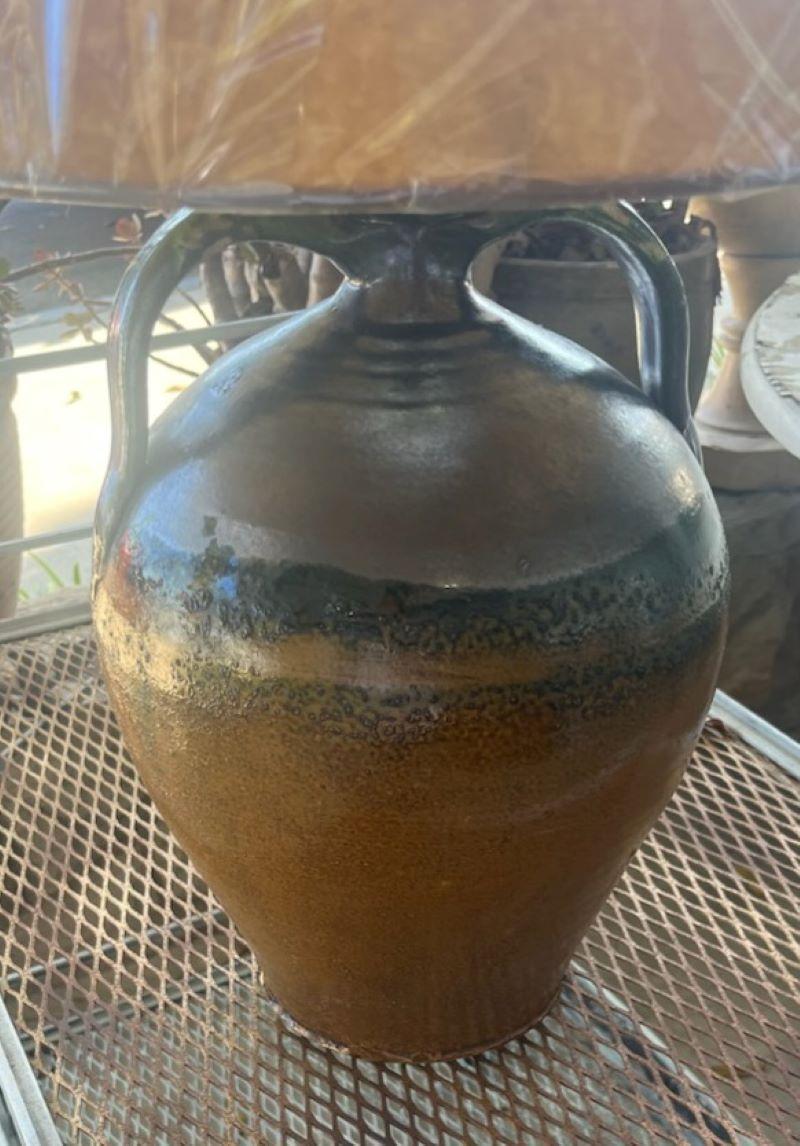 Terracotta Lampada da tavolo con vaso a doppio manico in ceramica del XIX secolo in vendita