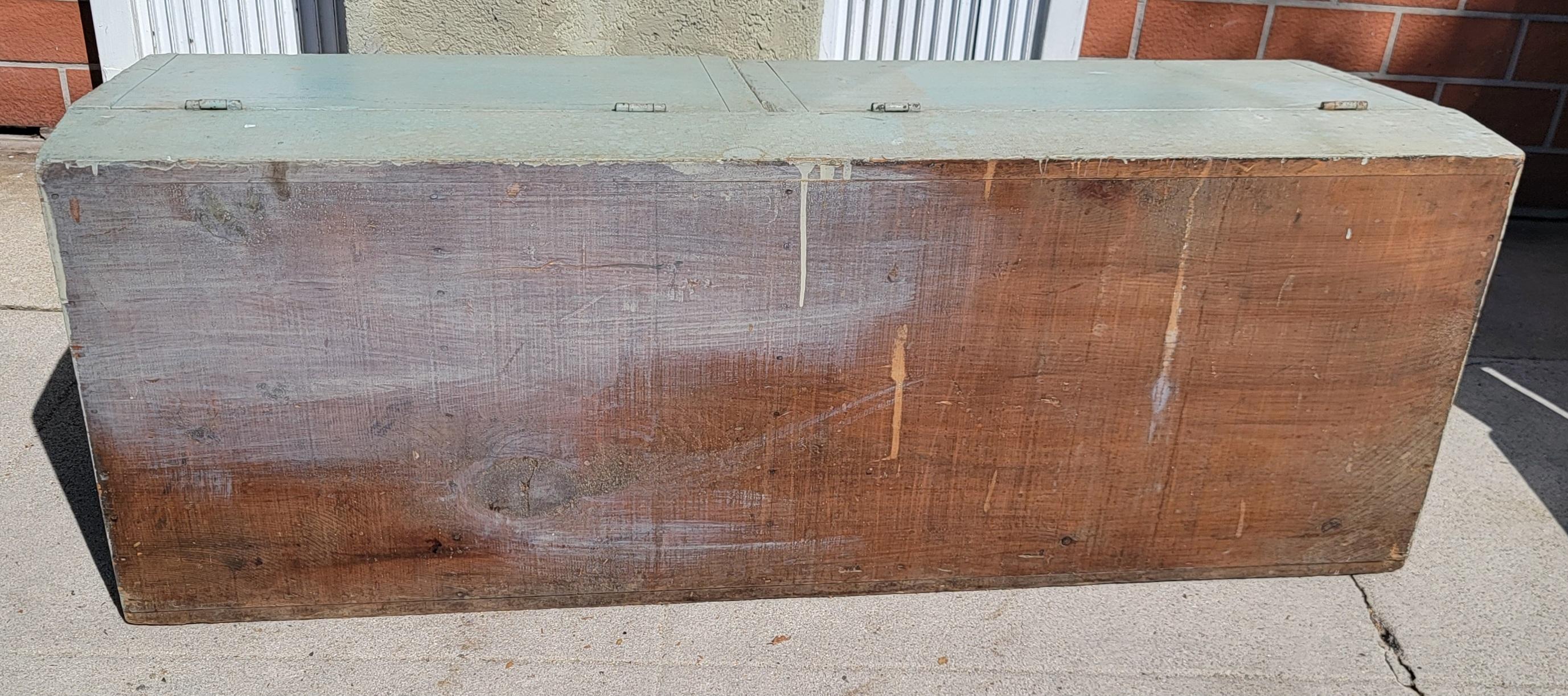 19thc Double Lidded Feed bin In Good Condition For Sale In Los Angeles, CA