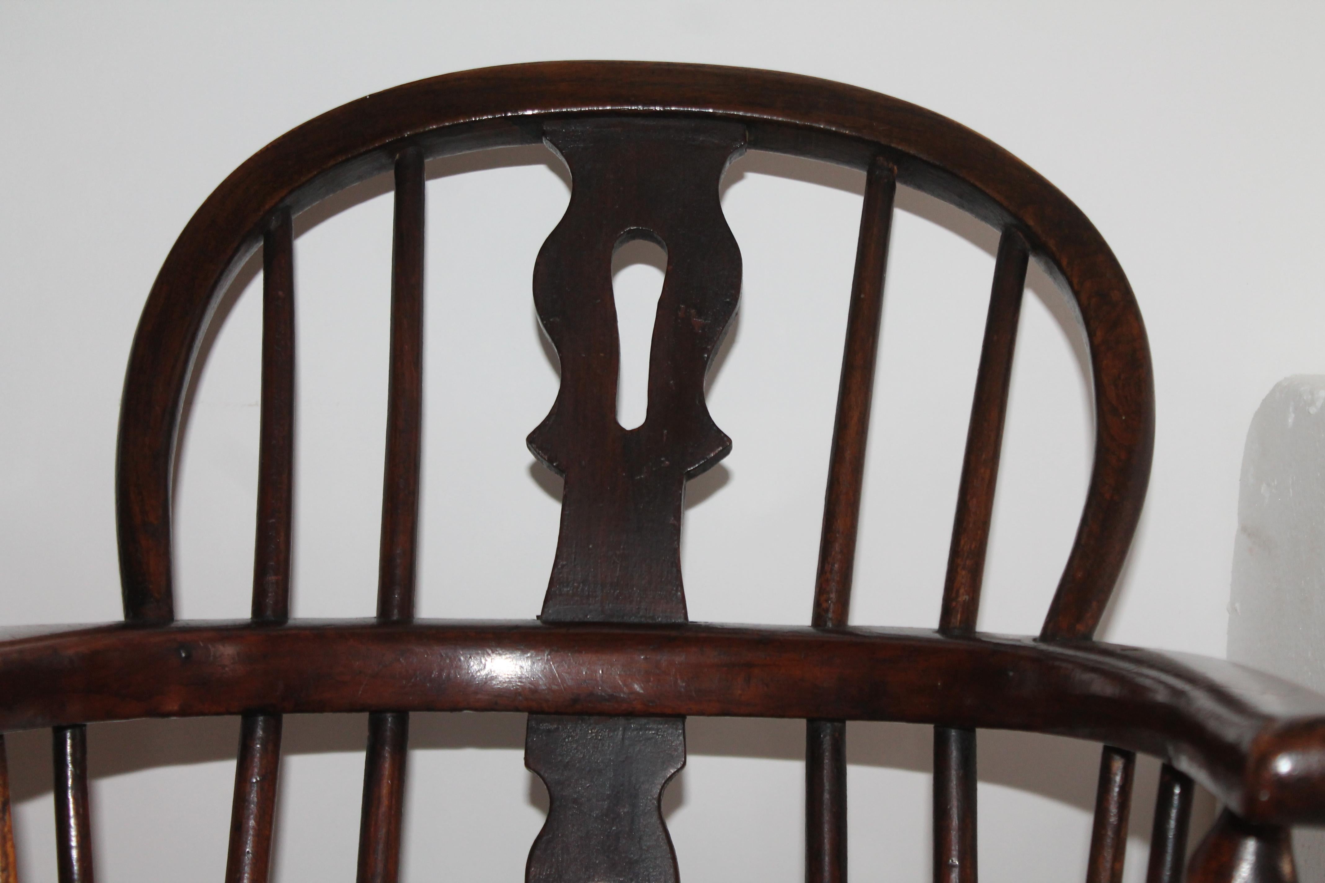 19th Century Early English Windsor Child's Chair In Good Condition In Los Angeles, CA