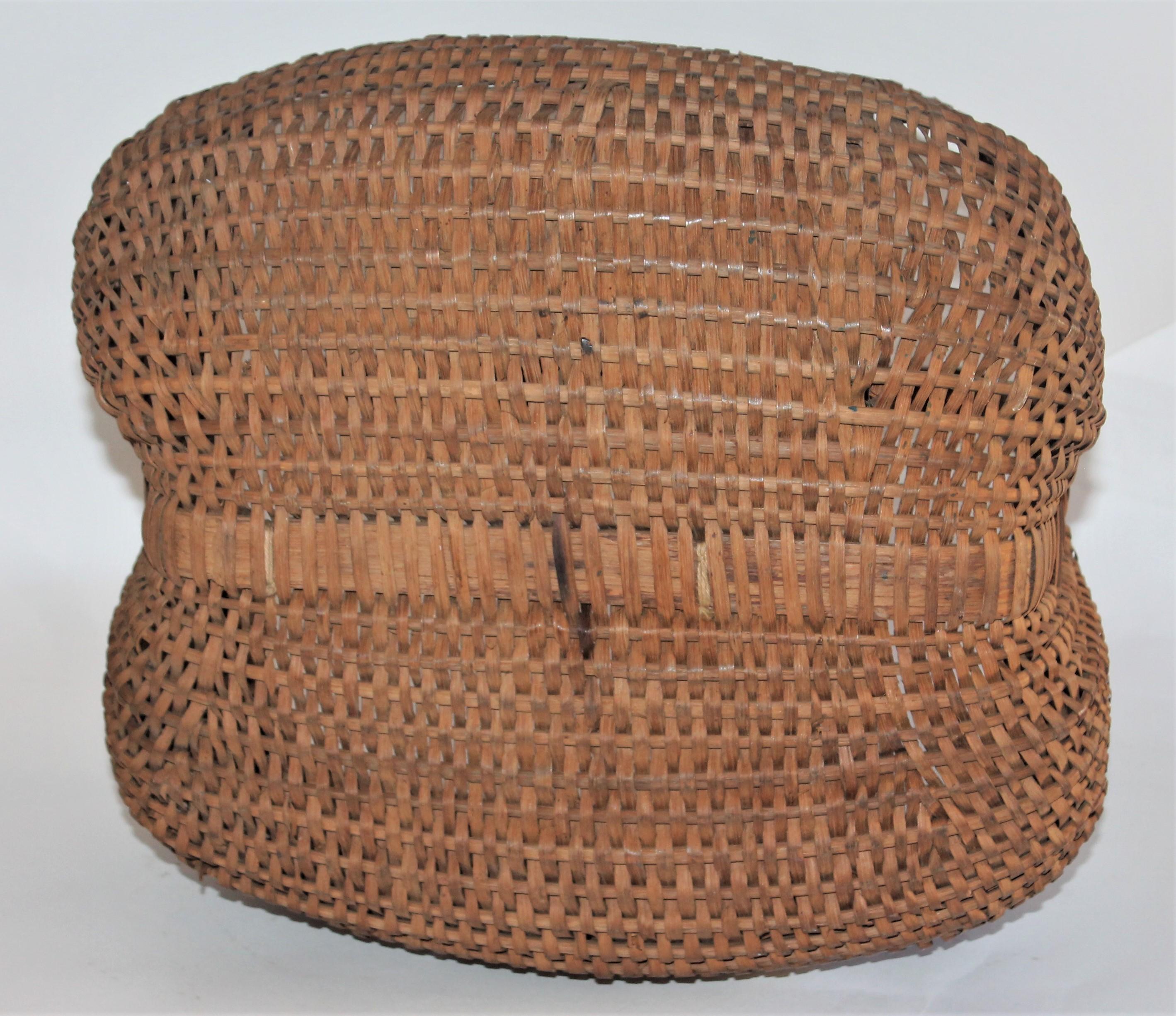 19th Century Early Tight Buttocks Basket In Good Condition In Los Angeles, CA