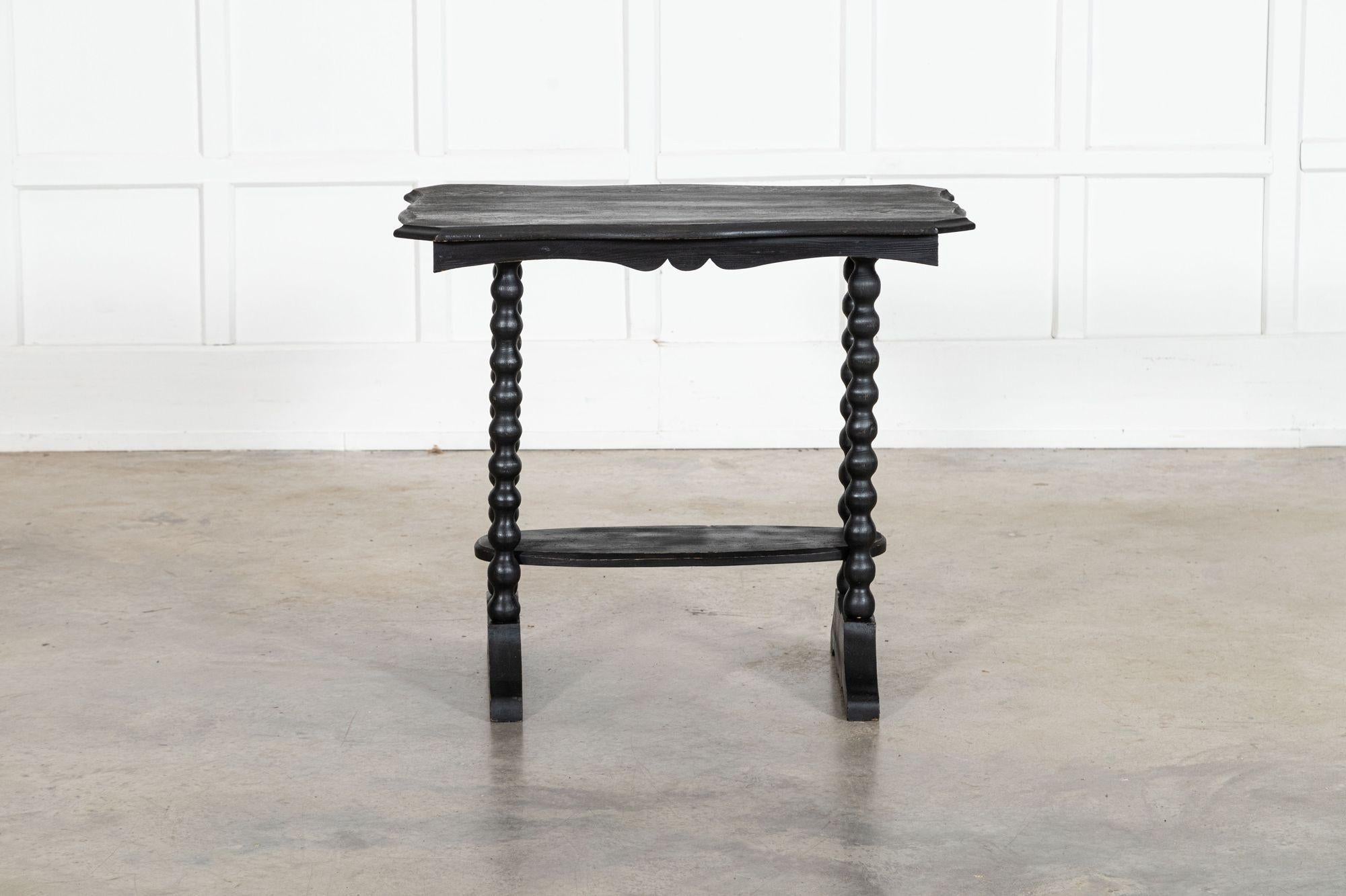 Mesa auxiliar de pino inglés ebonizado del siglo XIX en venta 9