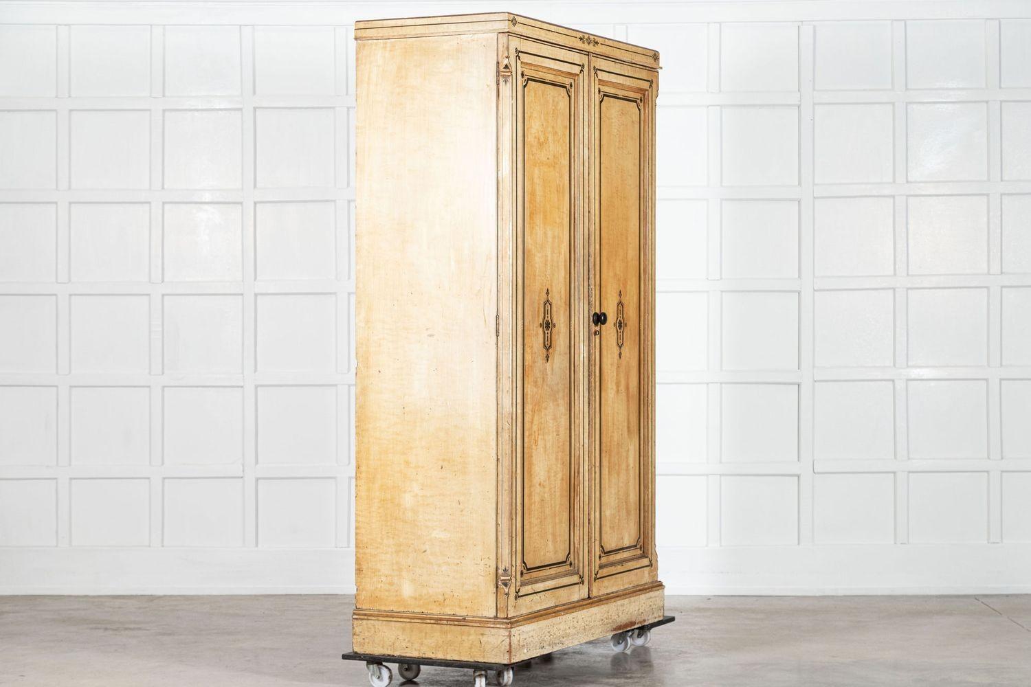19thC English Aesthetic Painted Pine Gentlemans Wardrobe In Good Condition In Staffordshire, GB