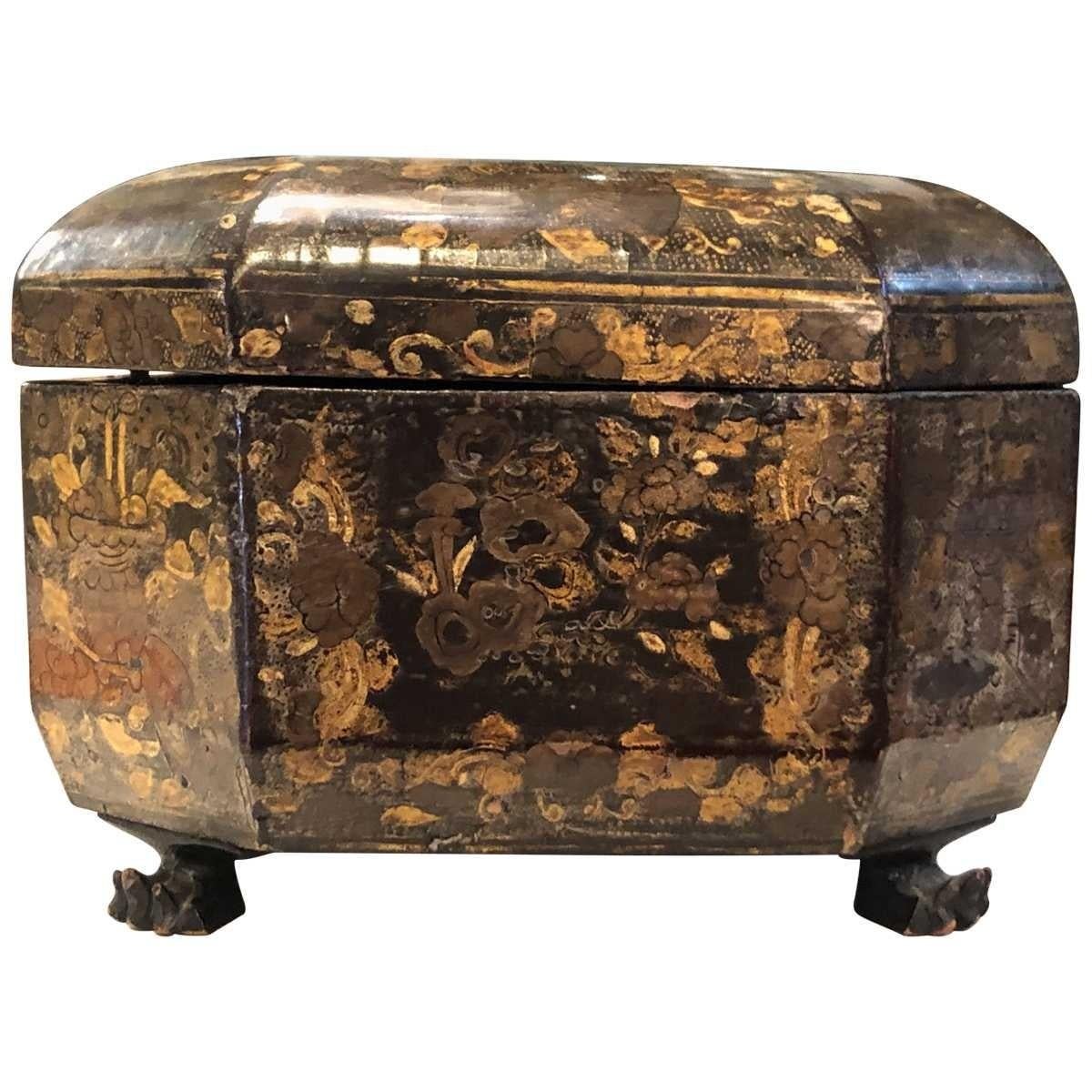 Modern 19th Century English Antique Chinoiserie Lided For Sale