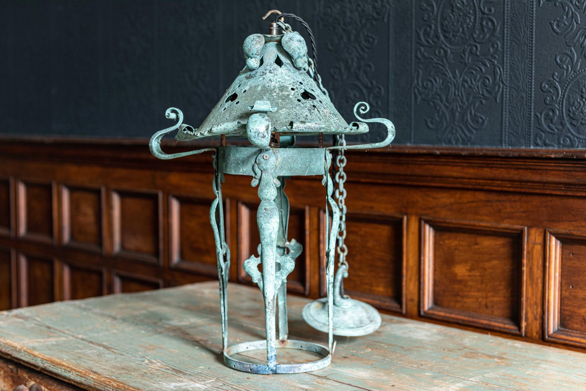 XIXe siècle Lanterne Art Nouveau anglaise du 19ème siècle en vert-de-gris en vente