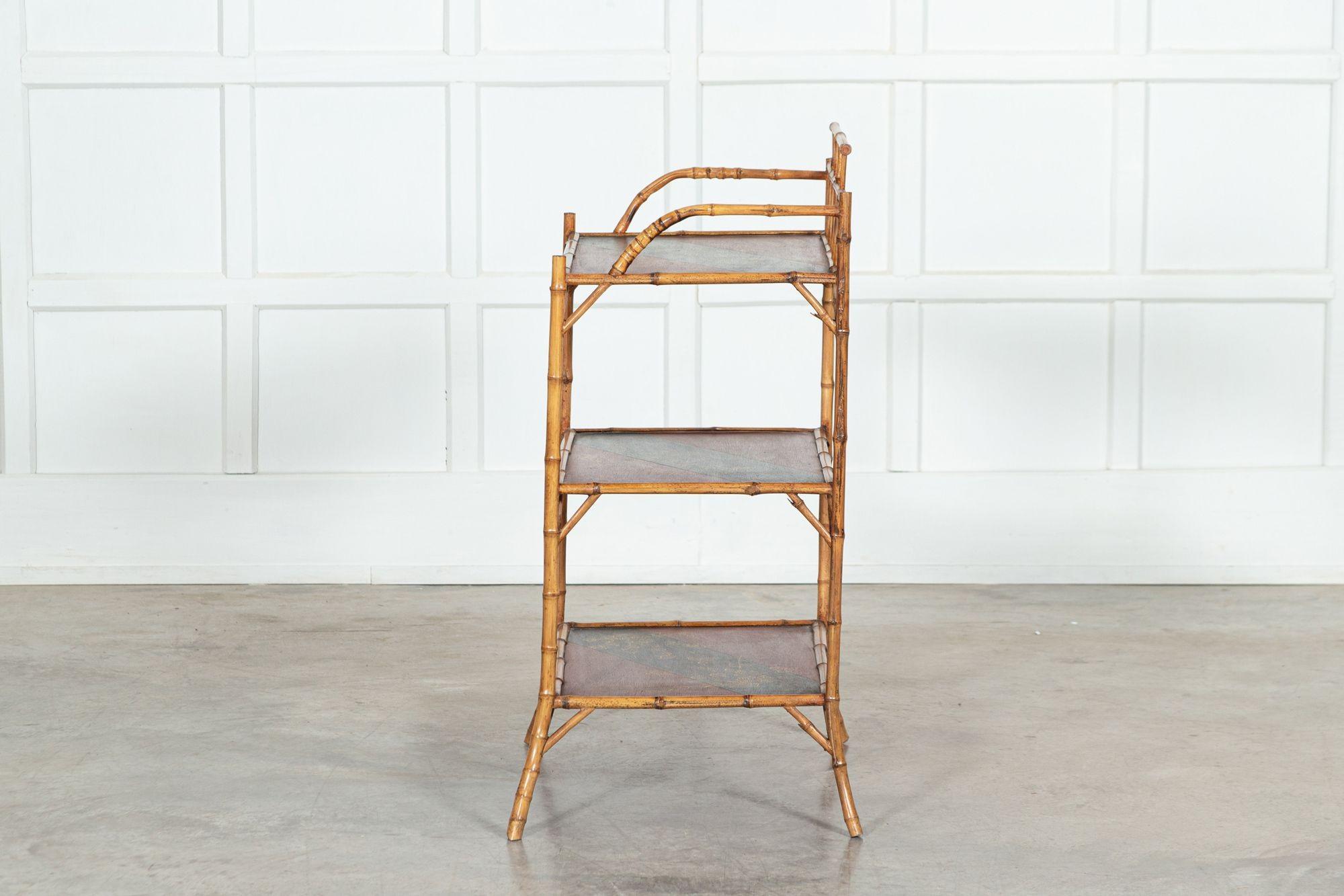 Etagère en bambou Chinoiserie anglaise du 19ème siècle en vente 2
