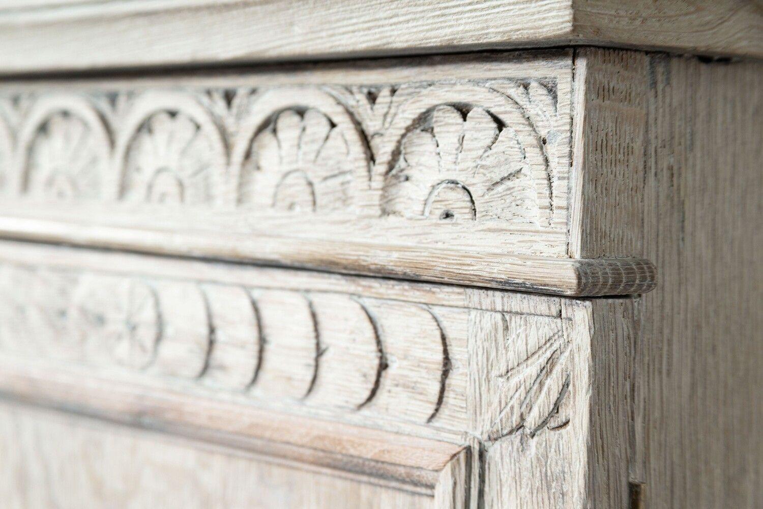 19thC English Carved Bleached Oak Glazed Bookcase Vitrine For Sale 7