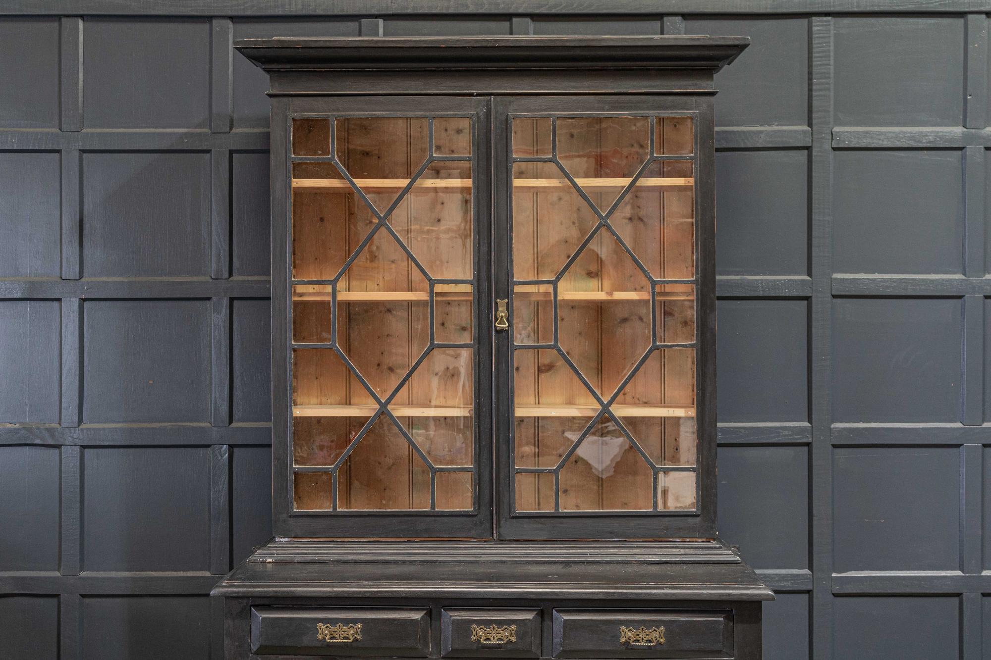 Bibliothèque, vitrine ou commode anglaise du 19ème siècle en ébène émaillé Astral Bon état à Staffordshire, GB