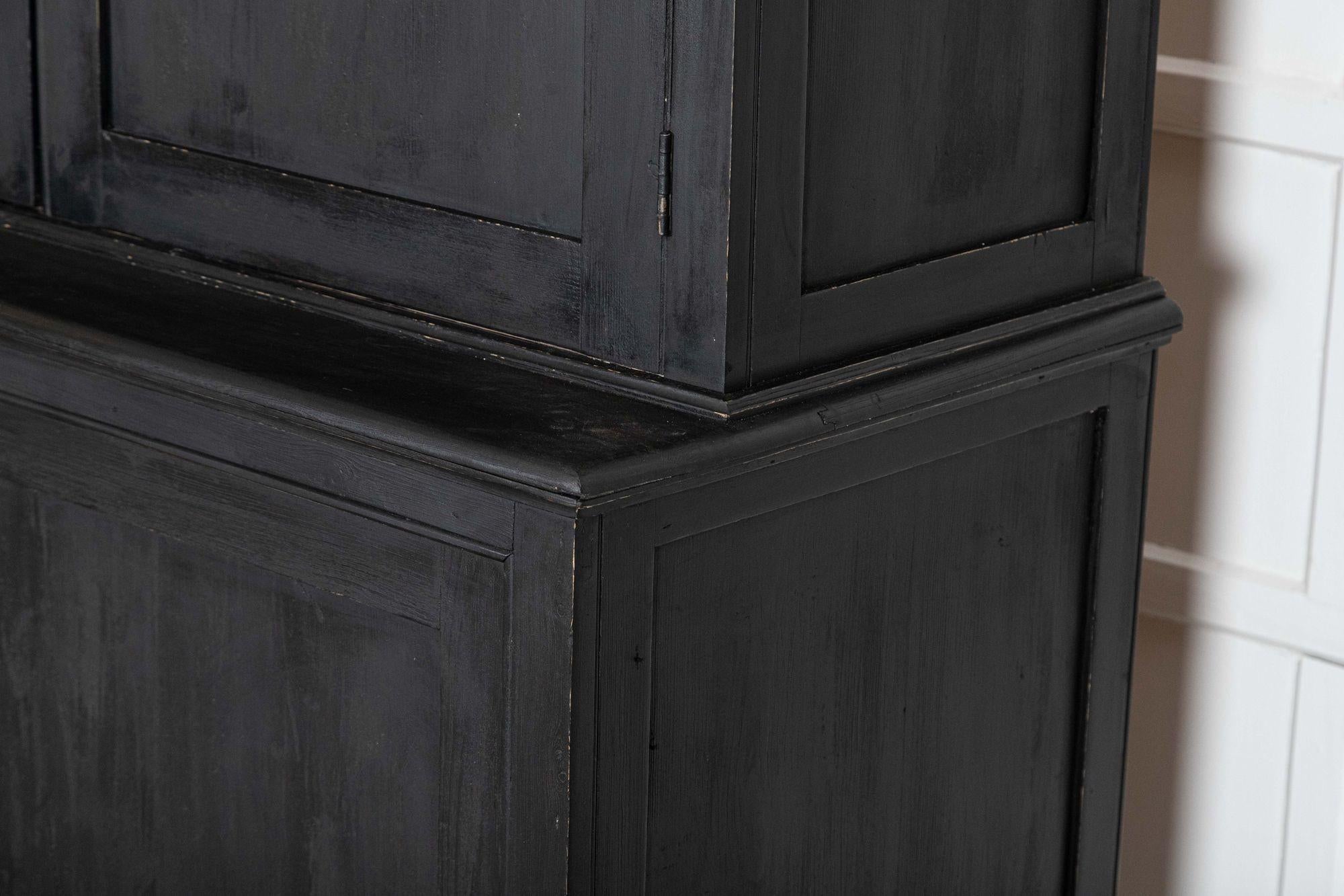 Armoire de ménage anglaise en pin ébonisé du 19e siècle en vente 9