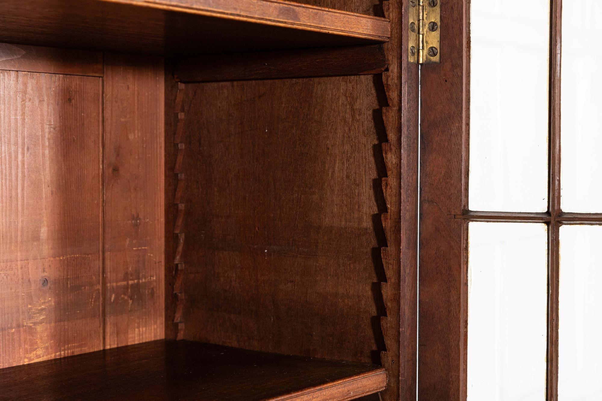 Libreria Vitrine in mogano smaltato inglese del XIX secolo in vendita 7