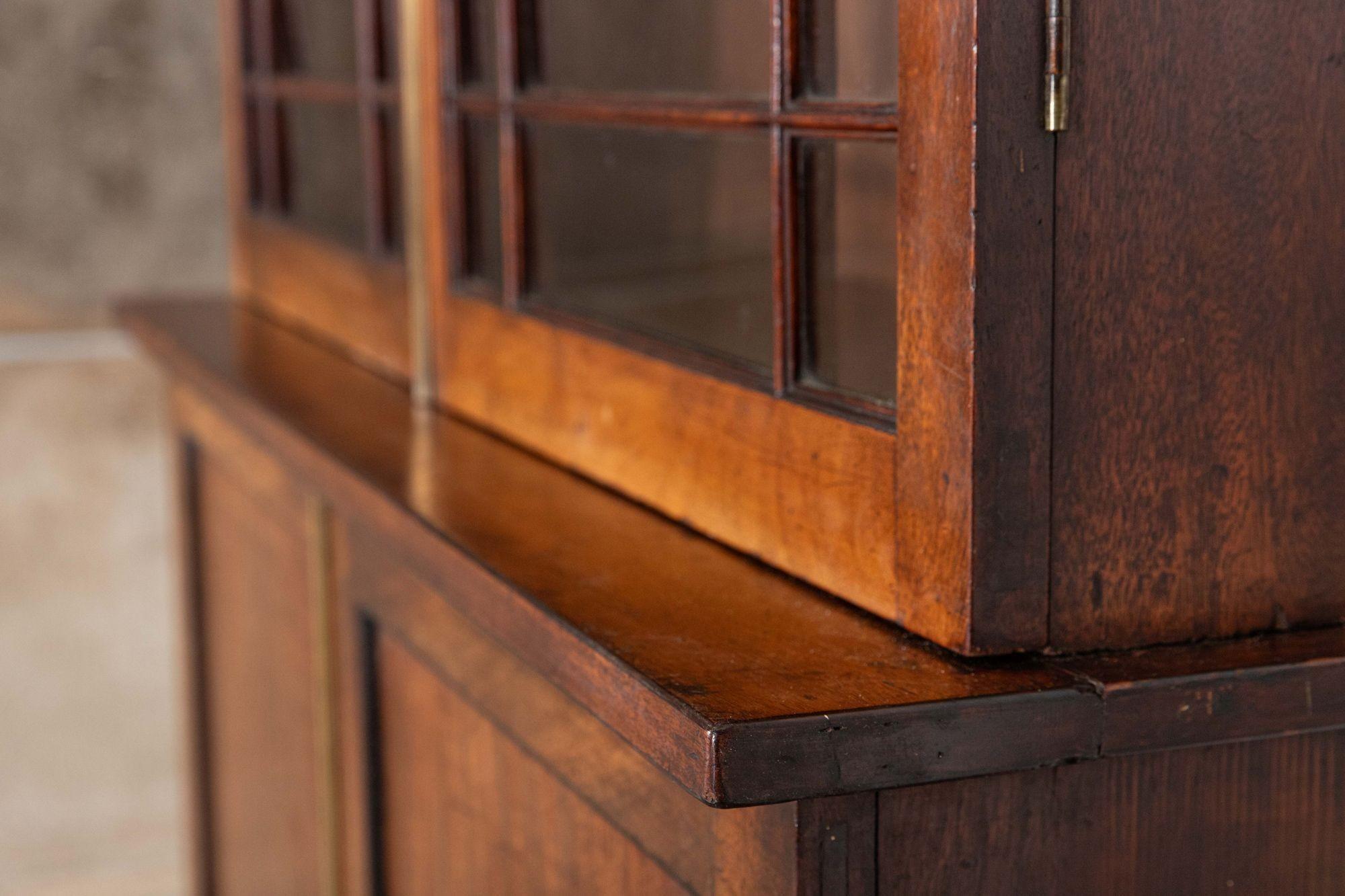 Libreria Vitrine in mogano smaltato inglese del XIX secolo in vendita 8