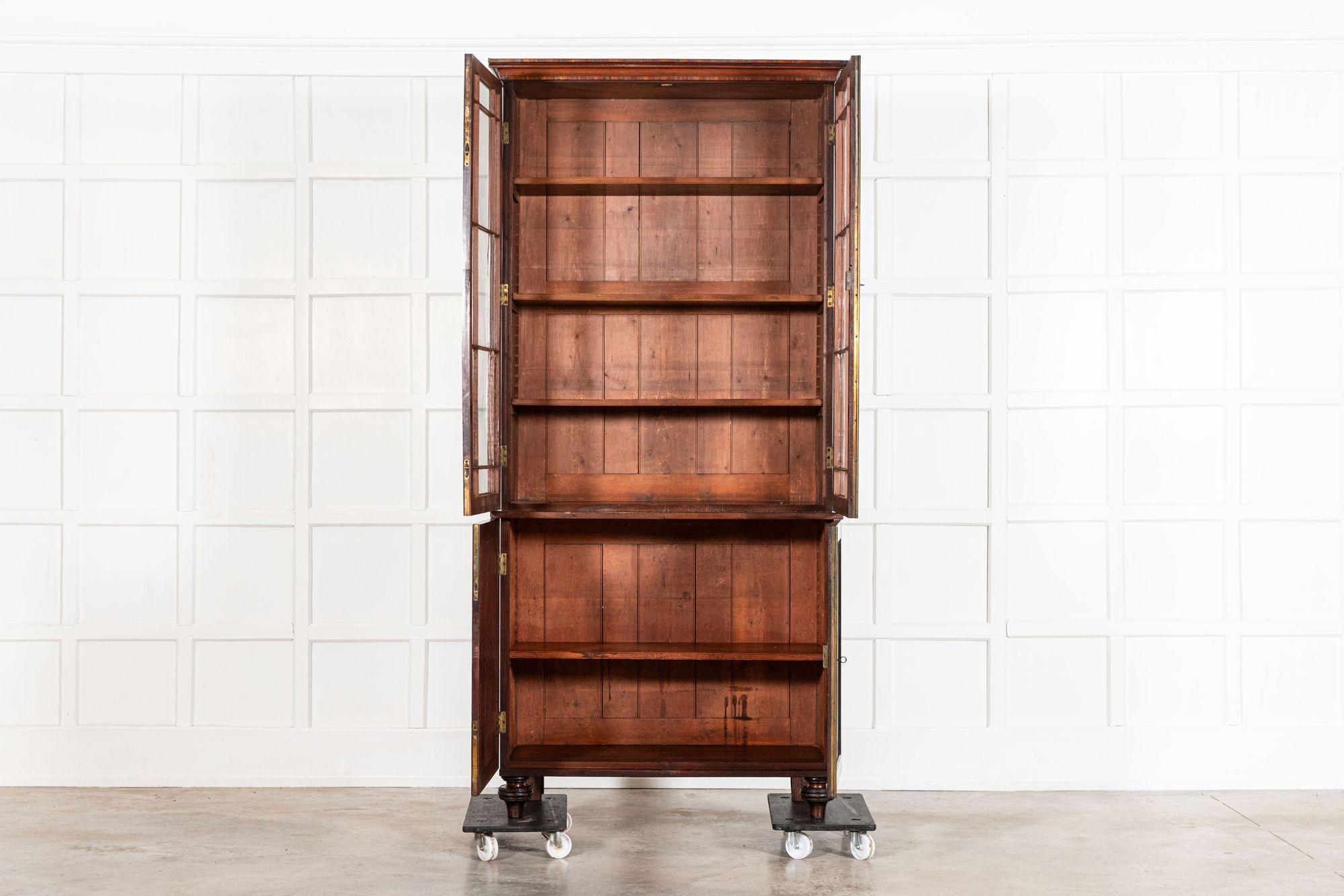 circa 1870
Libreria Vitrine in mogano smaltato inglese del XIX secolo
sku 1921
Base L101 x P41 x H89 cm
Profondità interna della base 34 cm
Top L104 x P38 x H132 cm
Profondità del ripiano interno superiore 28 cm
Insieme W104 x D41 x H221 cm
Peso 71