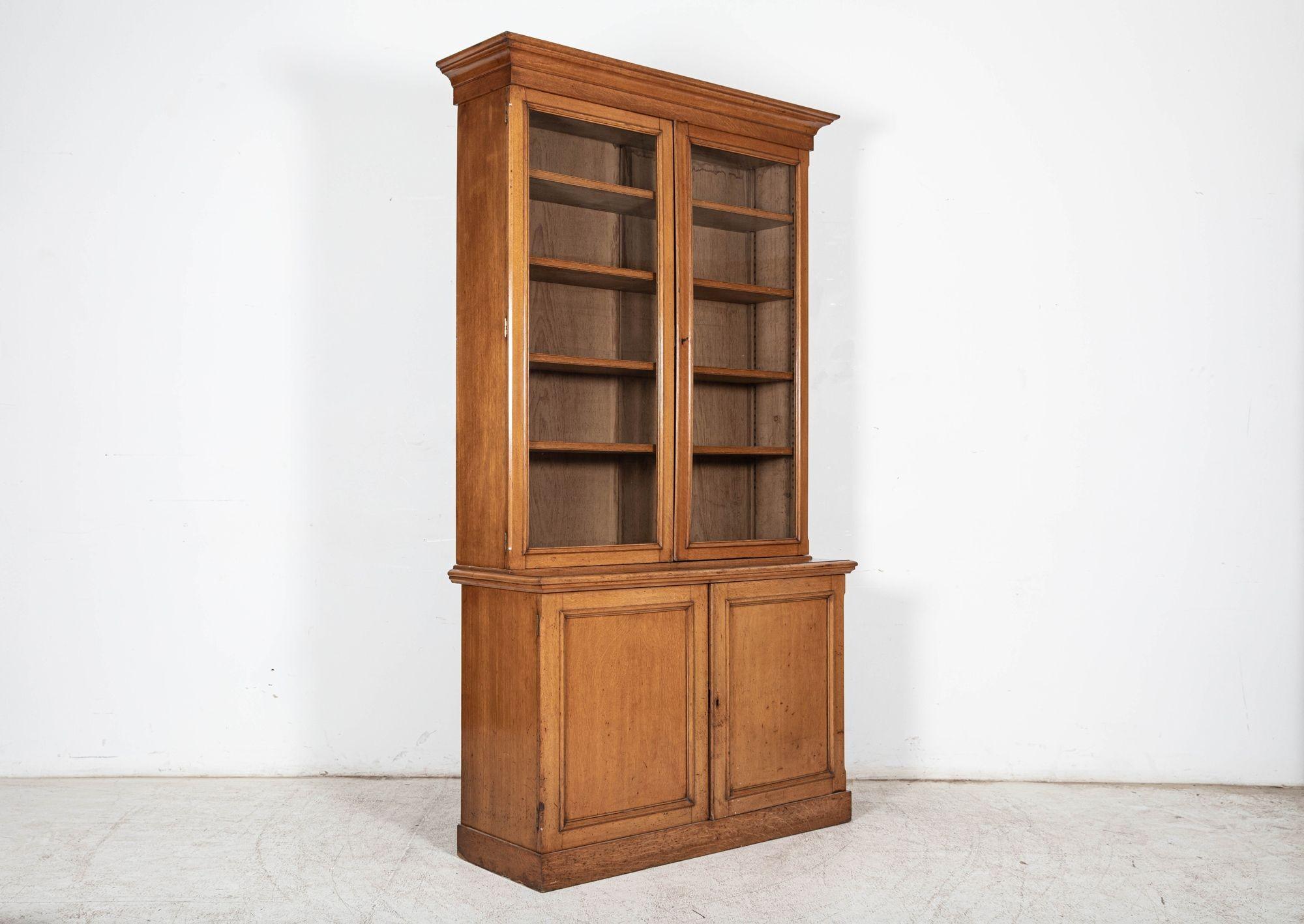19thC English Glazed Oak Bookcase Cabinet In Good Condition For Sale In Staffordshire, GB