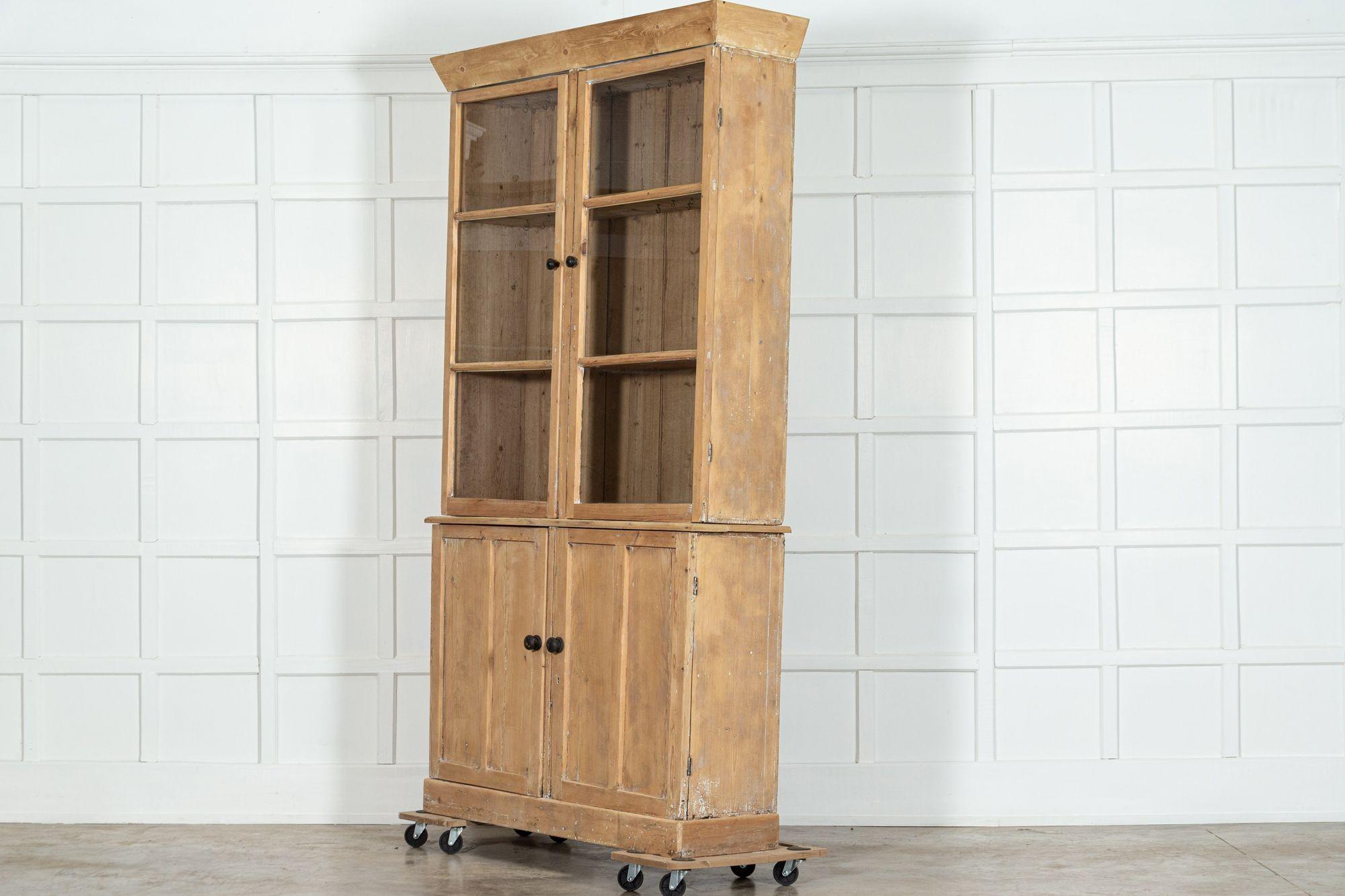 19thc English Glazed Pine Housekeepers Cupboard In Good Condition For Sale In Staffordshire, GB