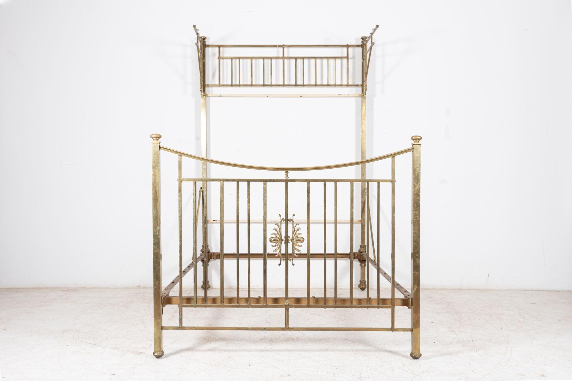 Circa 1890

19thC English half tester double brass bed frame with lattice swing brackets to the sides and twin bars below for hanging fabric. Very high quality casting.

Measures: W 206 x D 140 x H 209 cm

Inside frame W 199 x D 136 x H 209