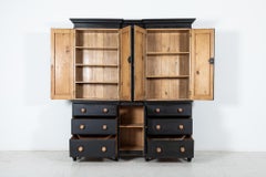 Credenza per governanti inglese del 19° secolo con ante a rompicollo ebanizzate invertite