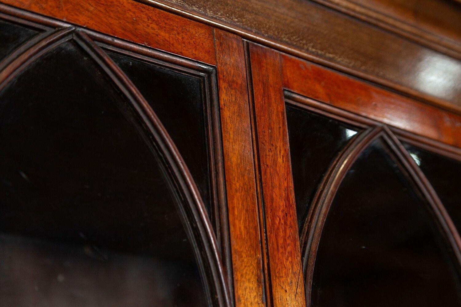 19thC English Mahogany Arched Glazed Bookcase Cabinet For Sale 10