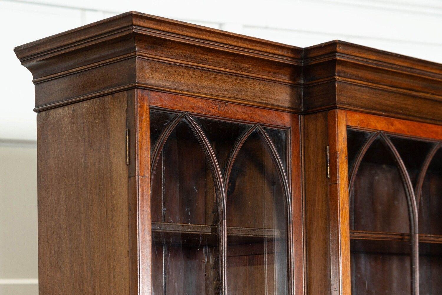 19thC English Mahogany Arched Glazed Bookcase Cabinet For Sale 4