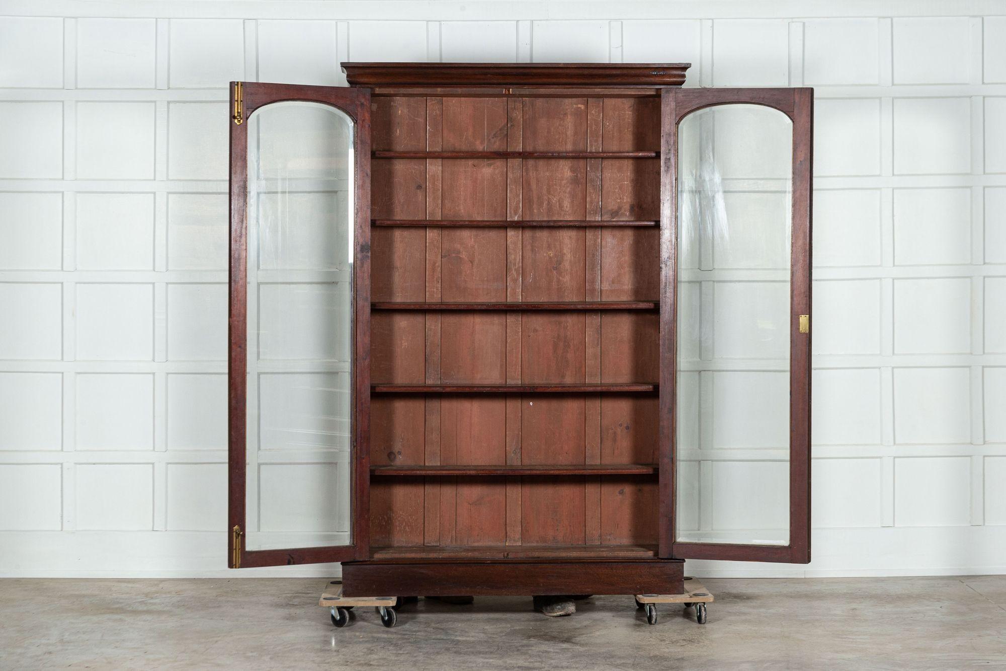 circa 1870
19th century English Mahogany Arched Glazed Bookcase
sku 1453
W138 x D31 x H209 cm