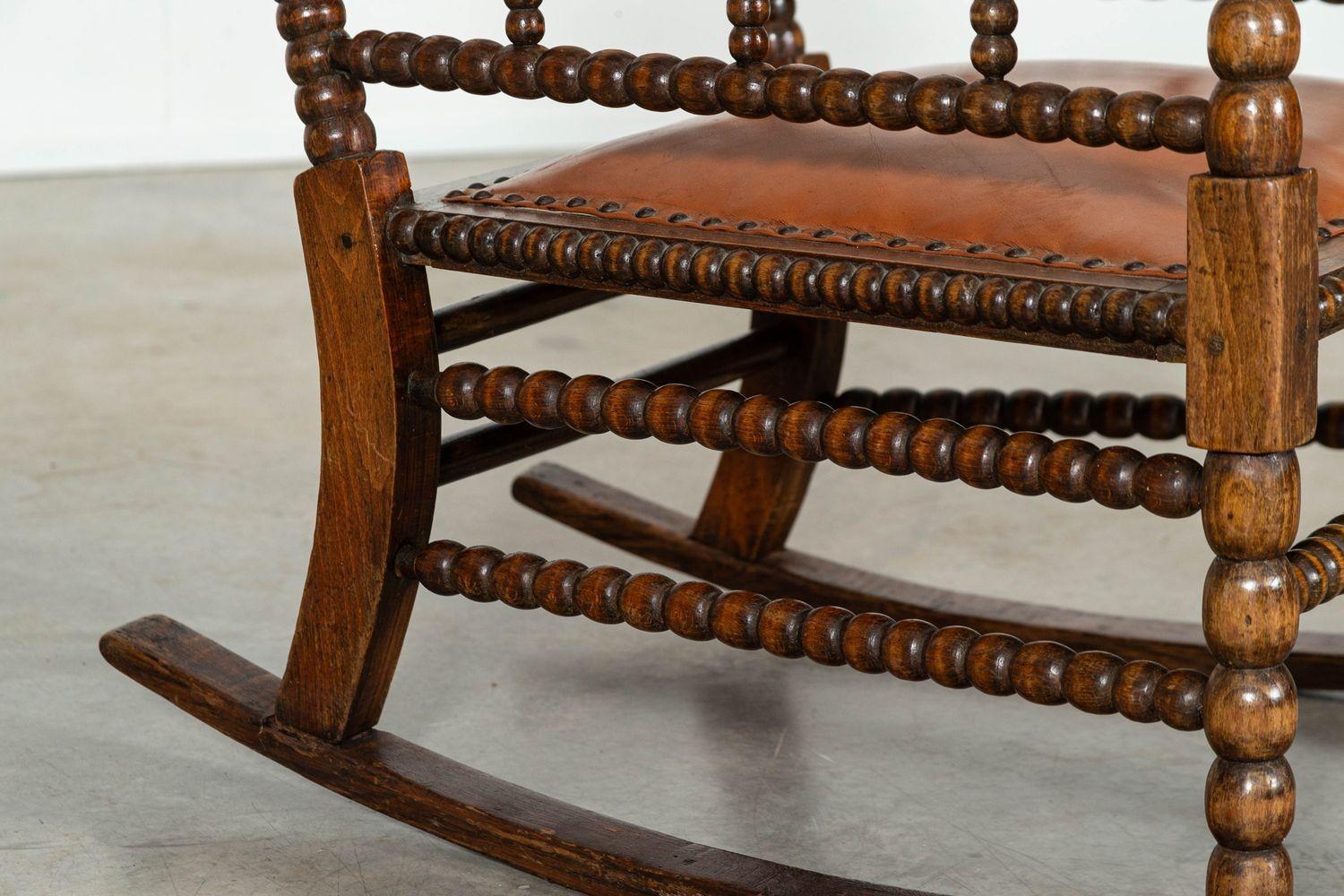 Fauteuil à bascule en acajou anglais du 19e siècle en vente 6