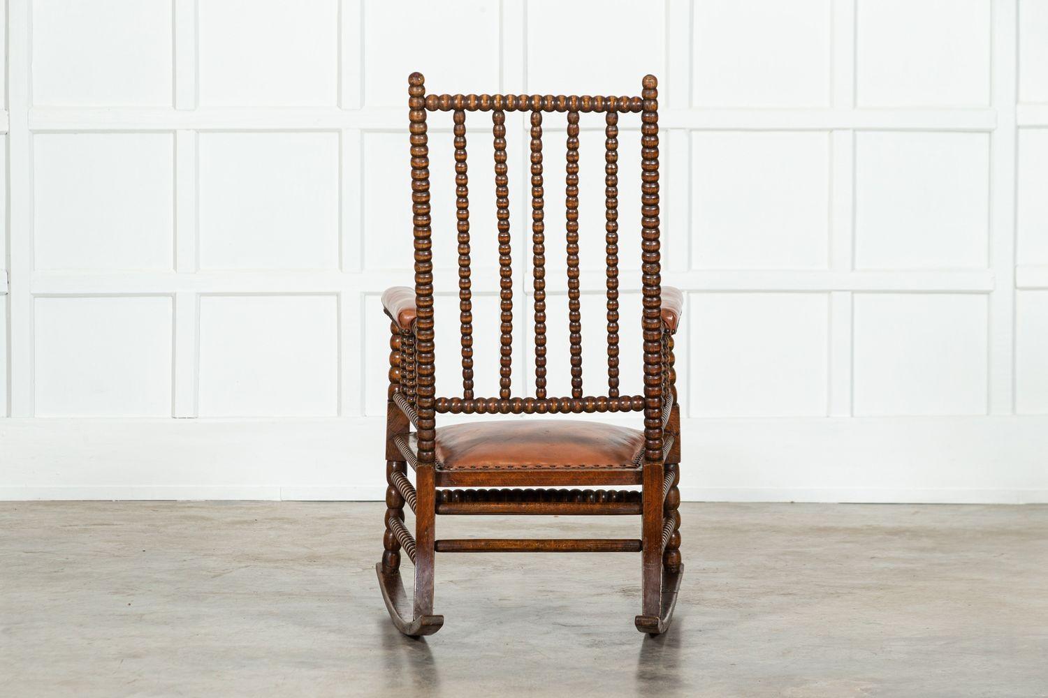 Fauteuil à bascule en acajou anglais du 19e siècle en vente 1