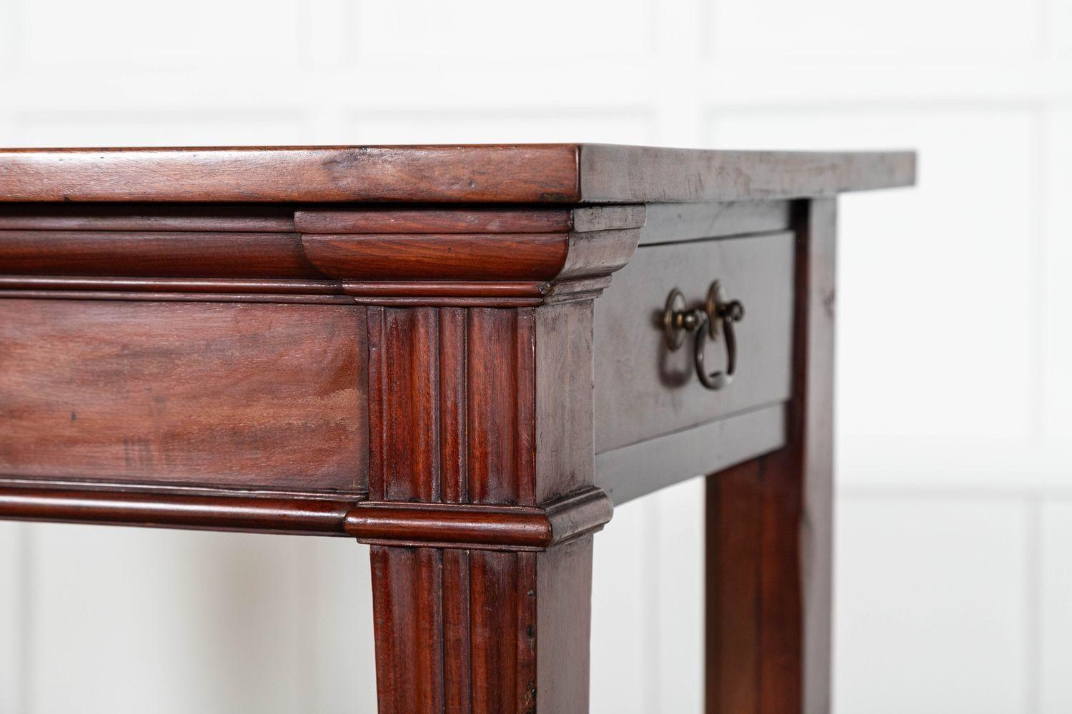 XIXe siècle Table console anglaise en acajou du 19ème siècle en vente