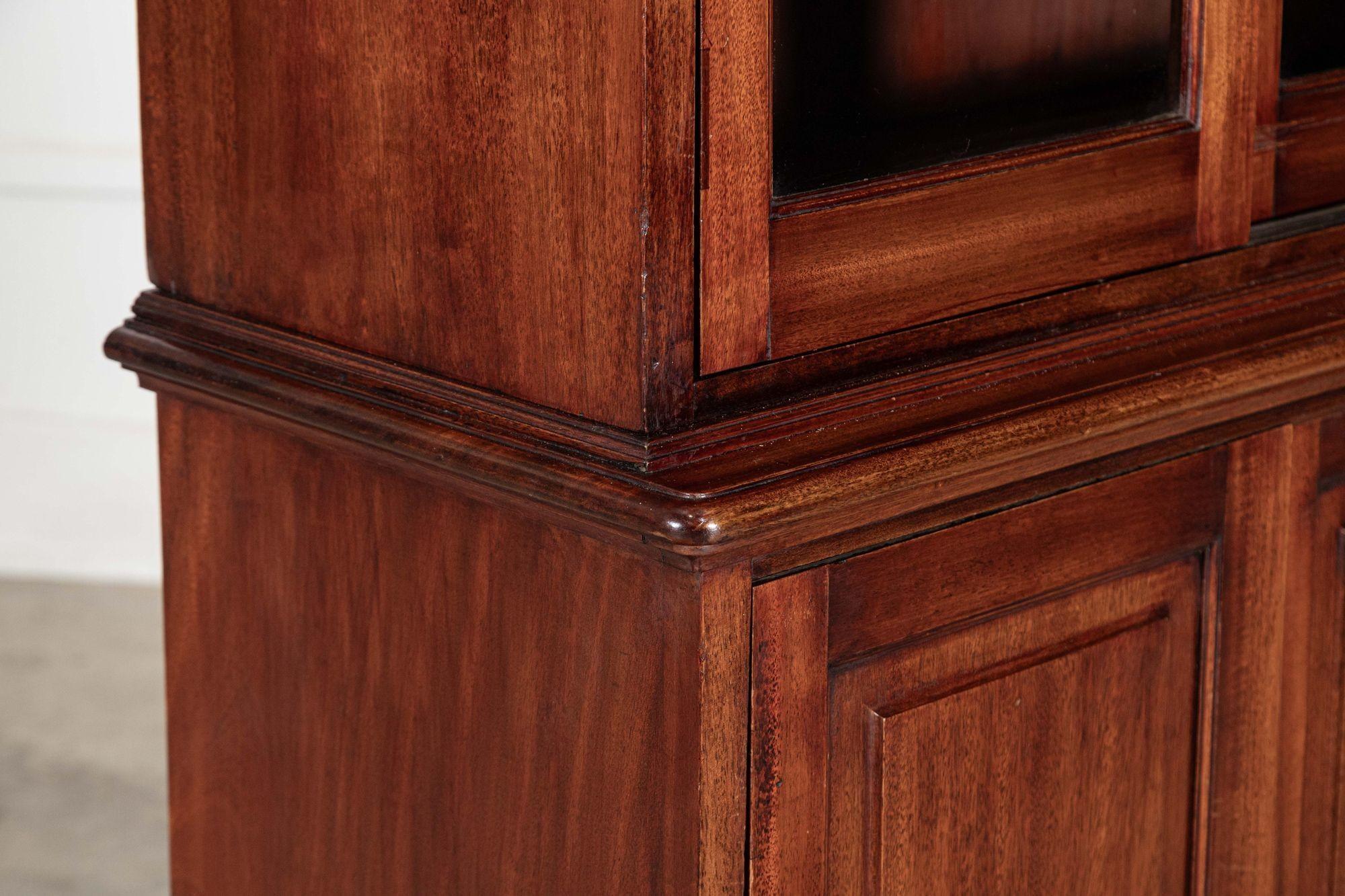 Bibliothèque anglaise en acajou émaillé du 19e siècle en vente 7