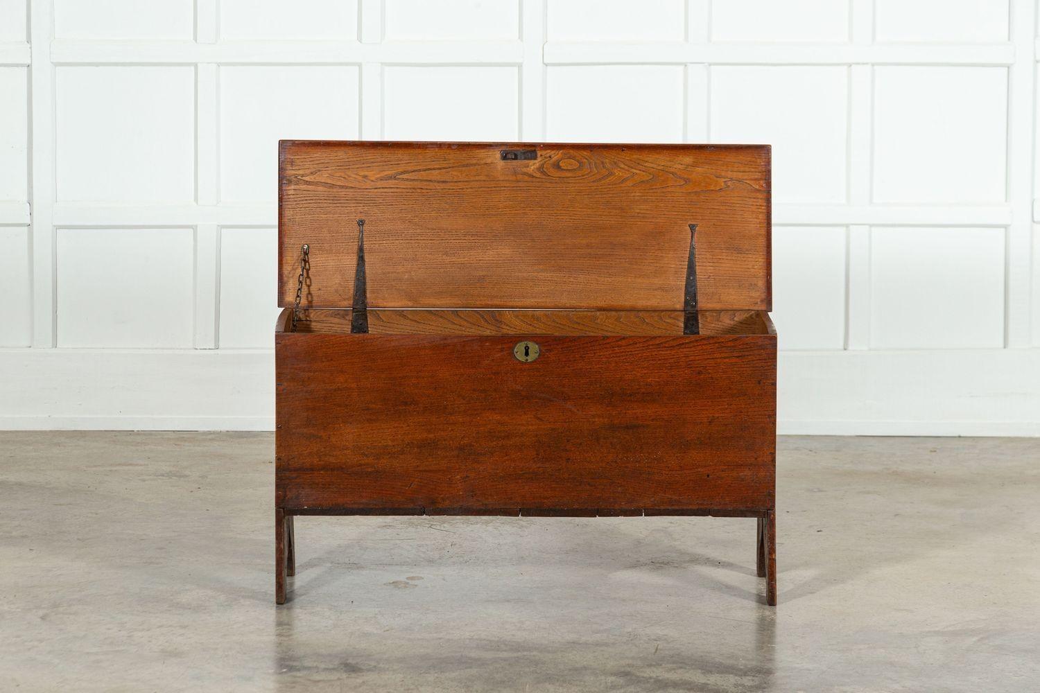 19thC English Oak Coffer 2
