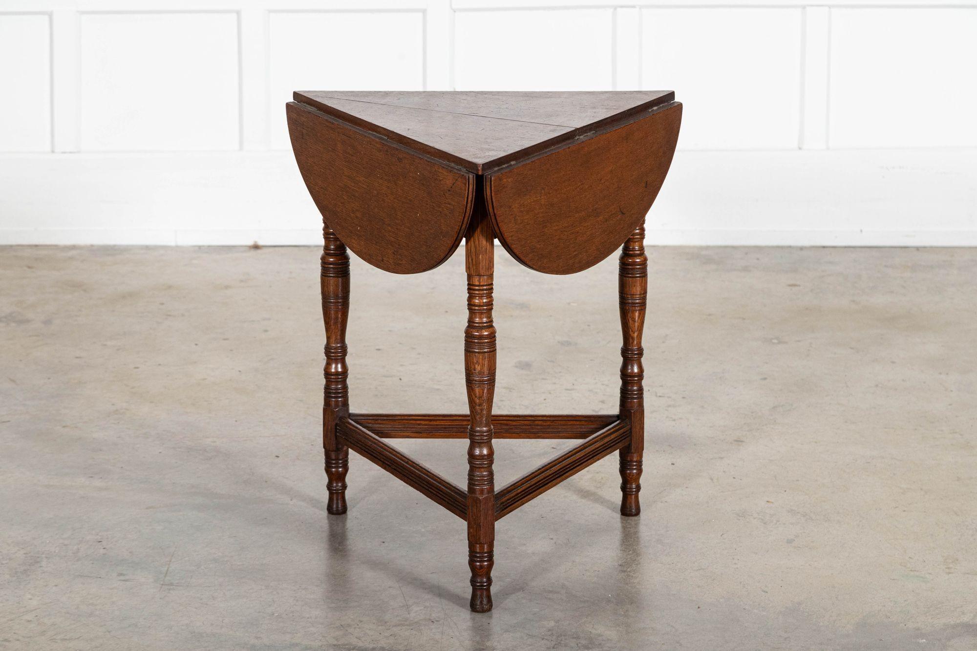 19thC English Oak Folding Cricket Table In Good Condition For Sale In Staffordshire, GB