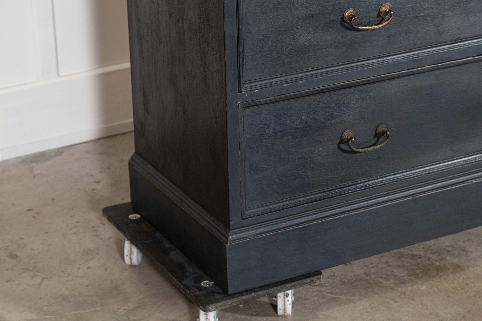 19. Jahrhundert Englisch Oak Painted Wäschepresse im Angebot 14