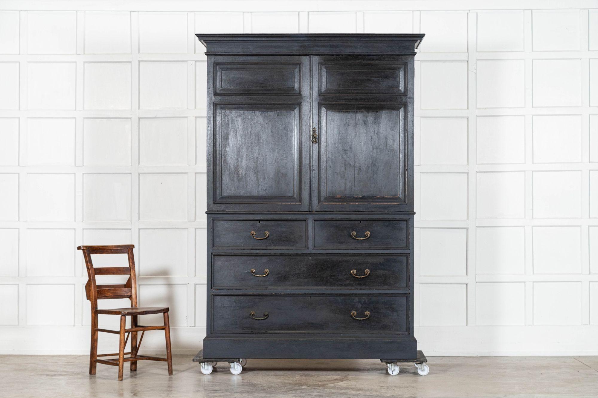 19. Jahrhundert Englisch Oak Painted Wäschepresse (Eichenholz) im Angebot