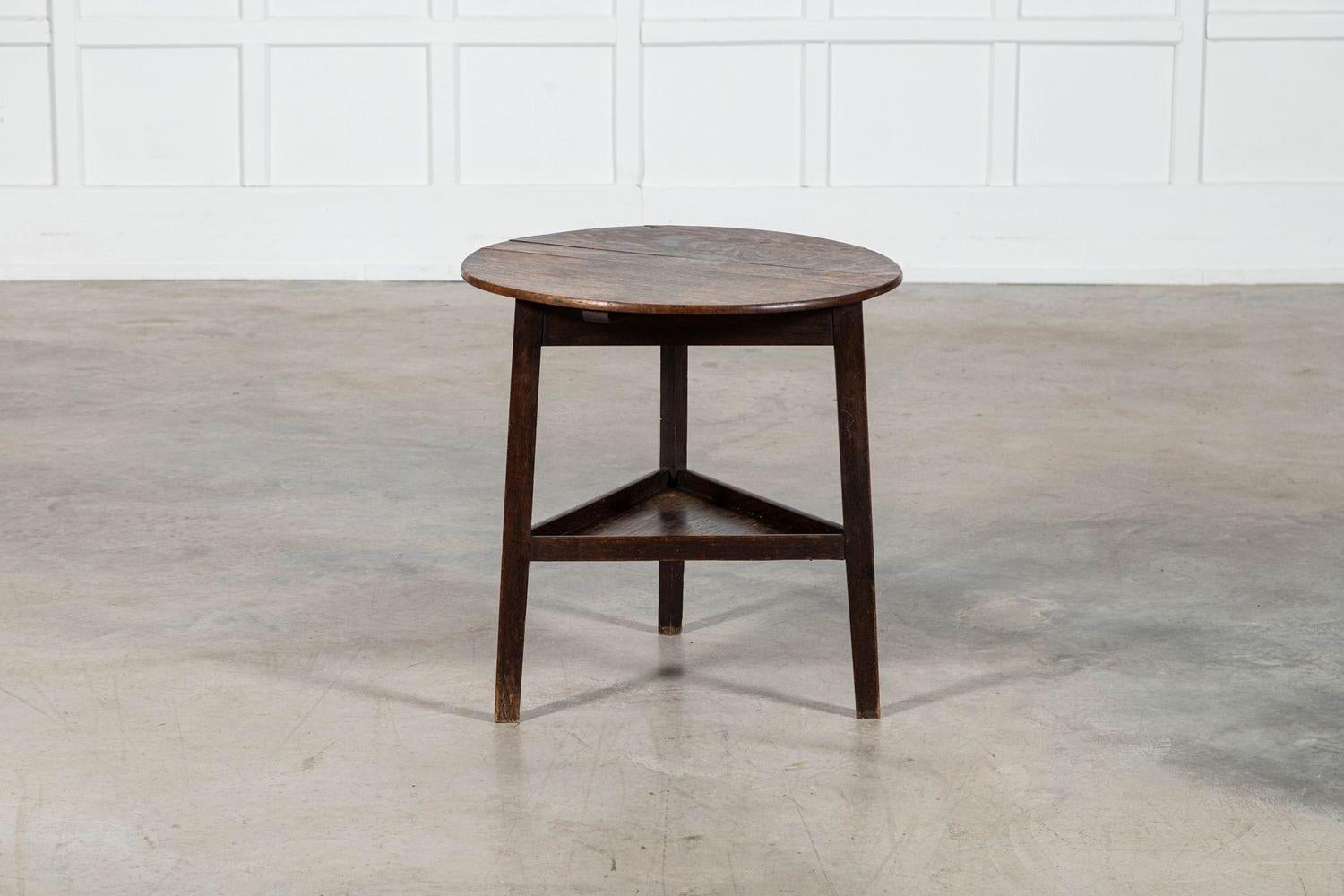 Table de cricket à deux niveaux en chêne anglais du XIXe siècle en vente 1
